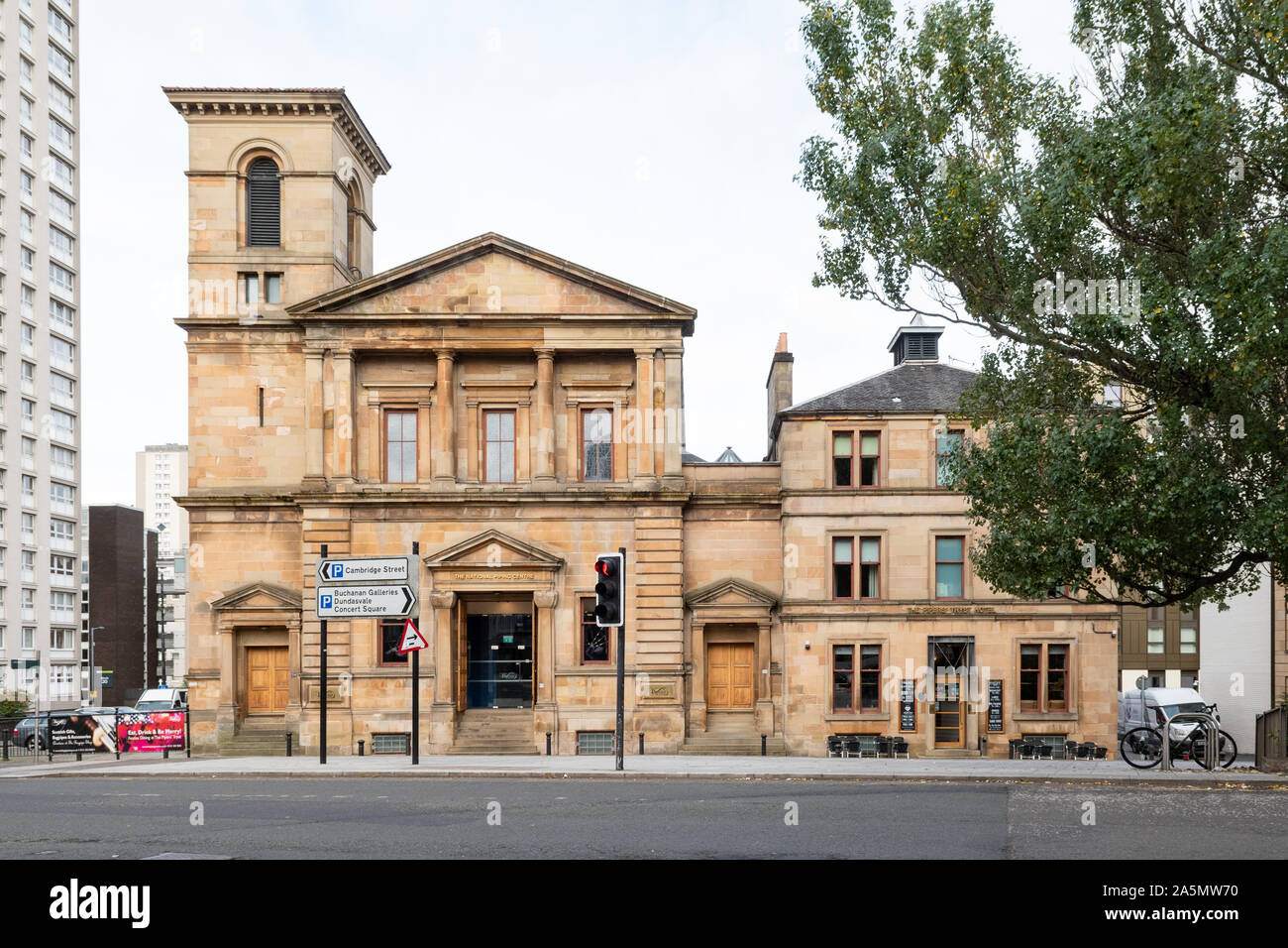 Le Centre National de tuyauterie comprenant le College of Piping, et les Pipers Rendez-vous Hôtel, Glasgow, Écosse, Royaume-Uni Banque D'Images