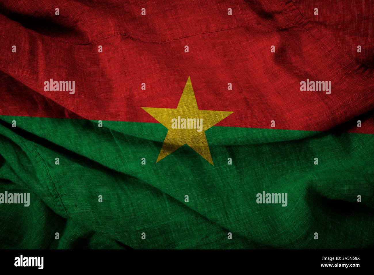 Le drapeau du Burkina Faso tissu grossier Banque D'Images