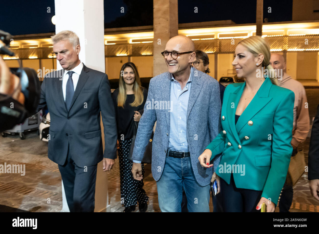 Naples, Italie. 20 Oct, 2019. Le Directeur du Chi Alfonso Signorini super-hôte sur le plus célèbre salon du mariage à Naples à la Mostra D'Oltremare. (Photo de Sonia/Brandolone Pacific Press) Credit : Pacific Press Agency/Alamy Live News Banque D'Images