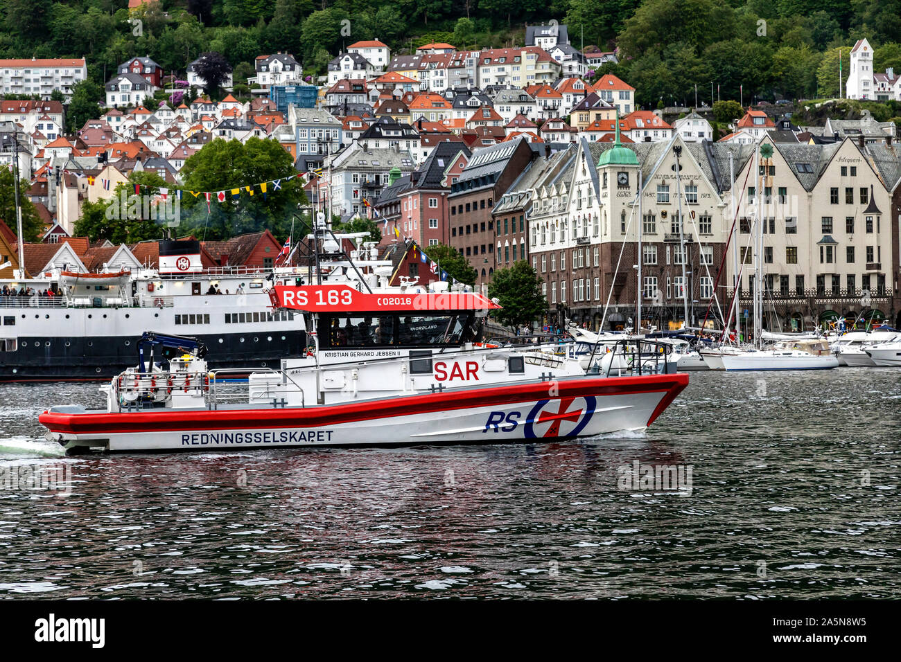 Bateau de sauvetage en mer à grande vitesse Gerhard Kristian Jebsen II dans le port de Bergen, Norvège . Construit en 2017. Torgdagen 2019. Banque D'Images