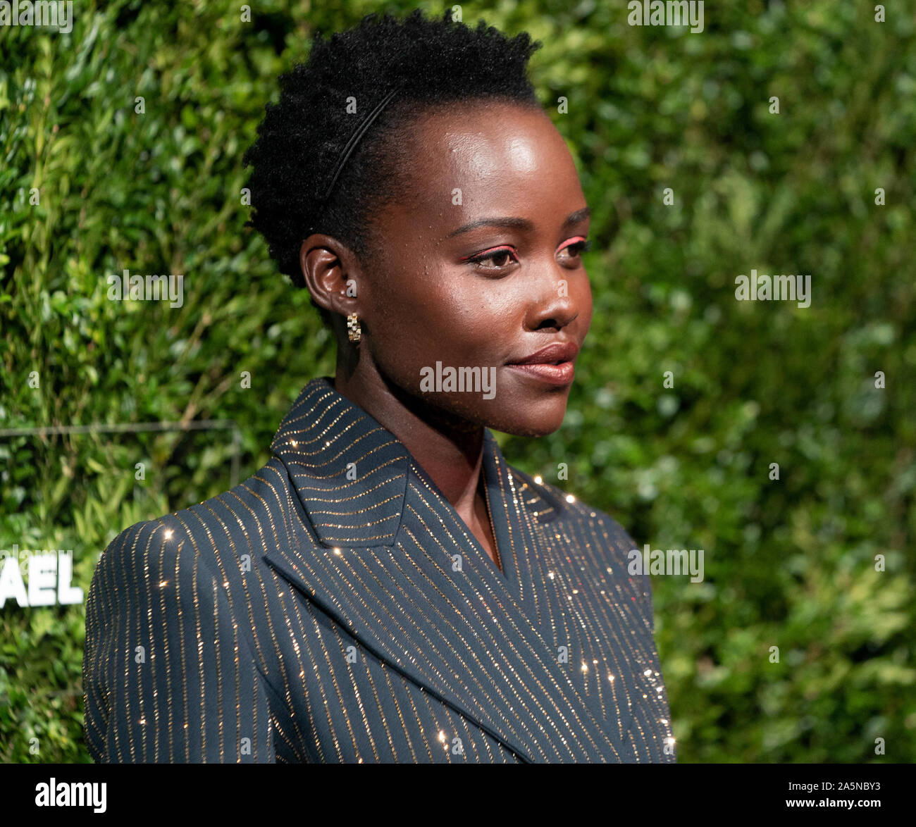 New York, NY - 21 octobre 2019 : Lupita Nyong'o participe à la 13e édition de la Golden Heart Awards au Cipriani South Street Banque D'Images