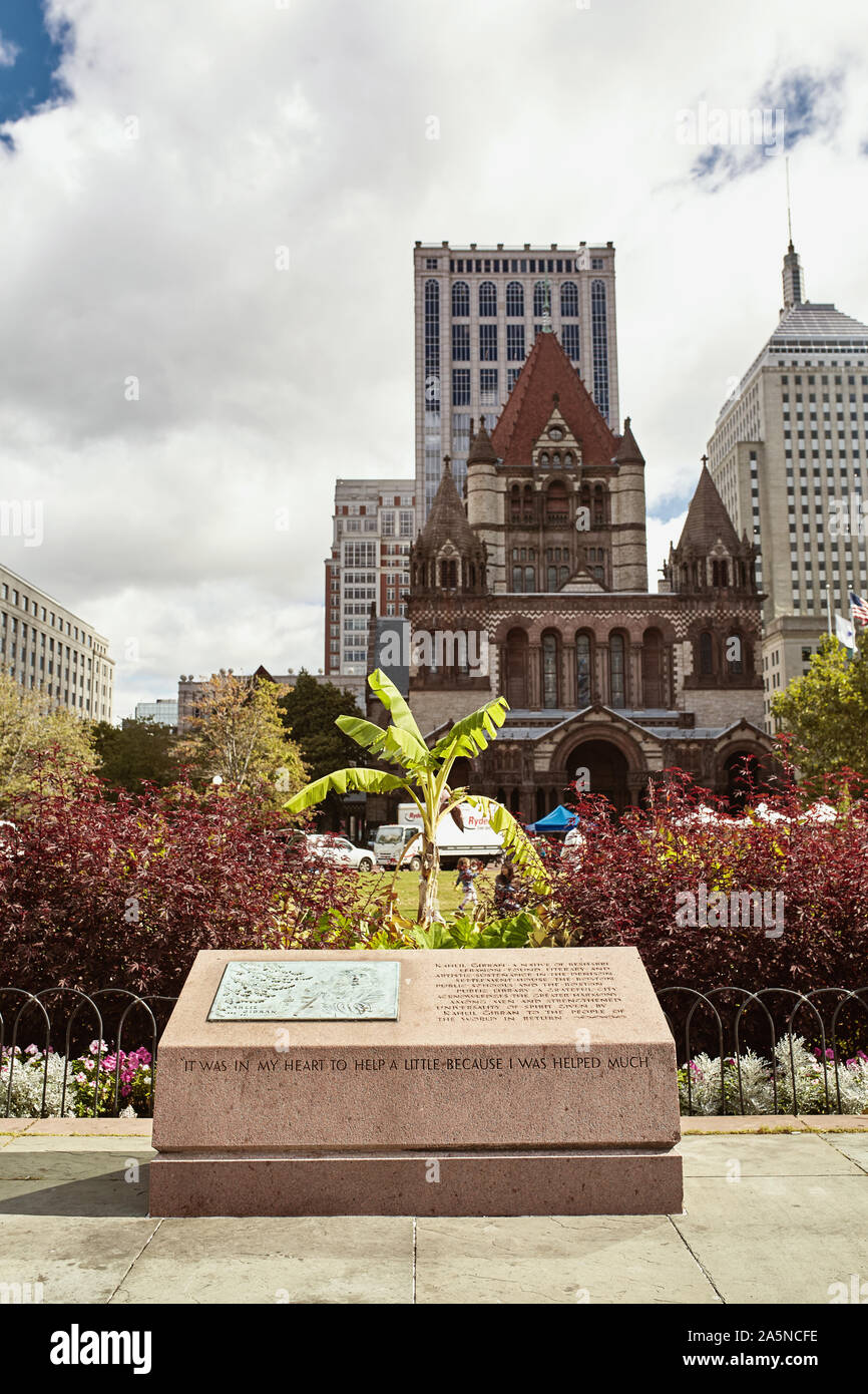 Boston, Massachusetts - Octobre 3rd, 2019 : avis de l'église Trinity dans le quartier Back Bay de Boston Copley Square. Banque D'Images