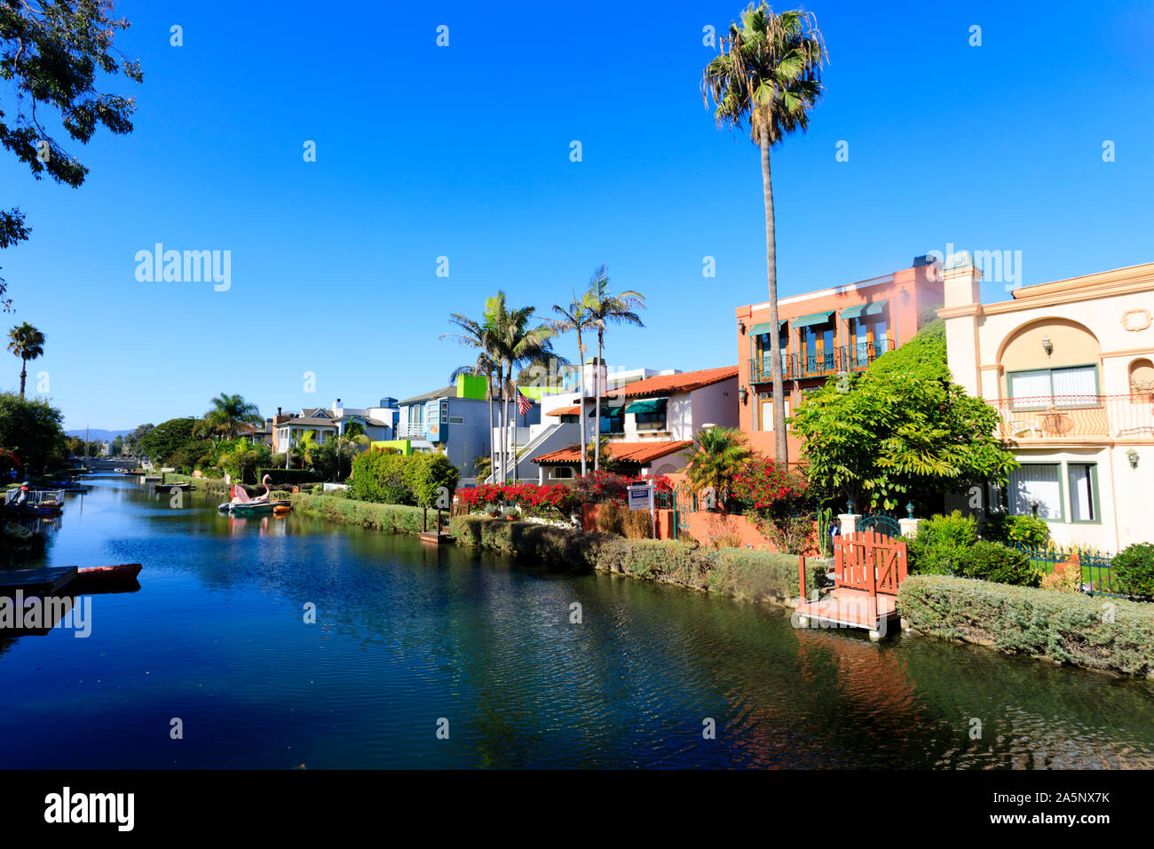 Maisons sur Grand Canal, Venise canal Historic District, Santa Monica, Los Angeles, Californie, États-Unis d'Amérique. USA. Octobre 2019 Banque D'Images