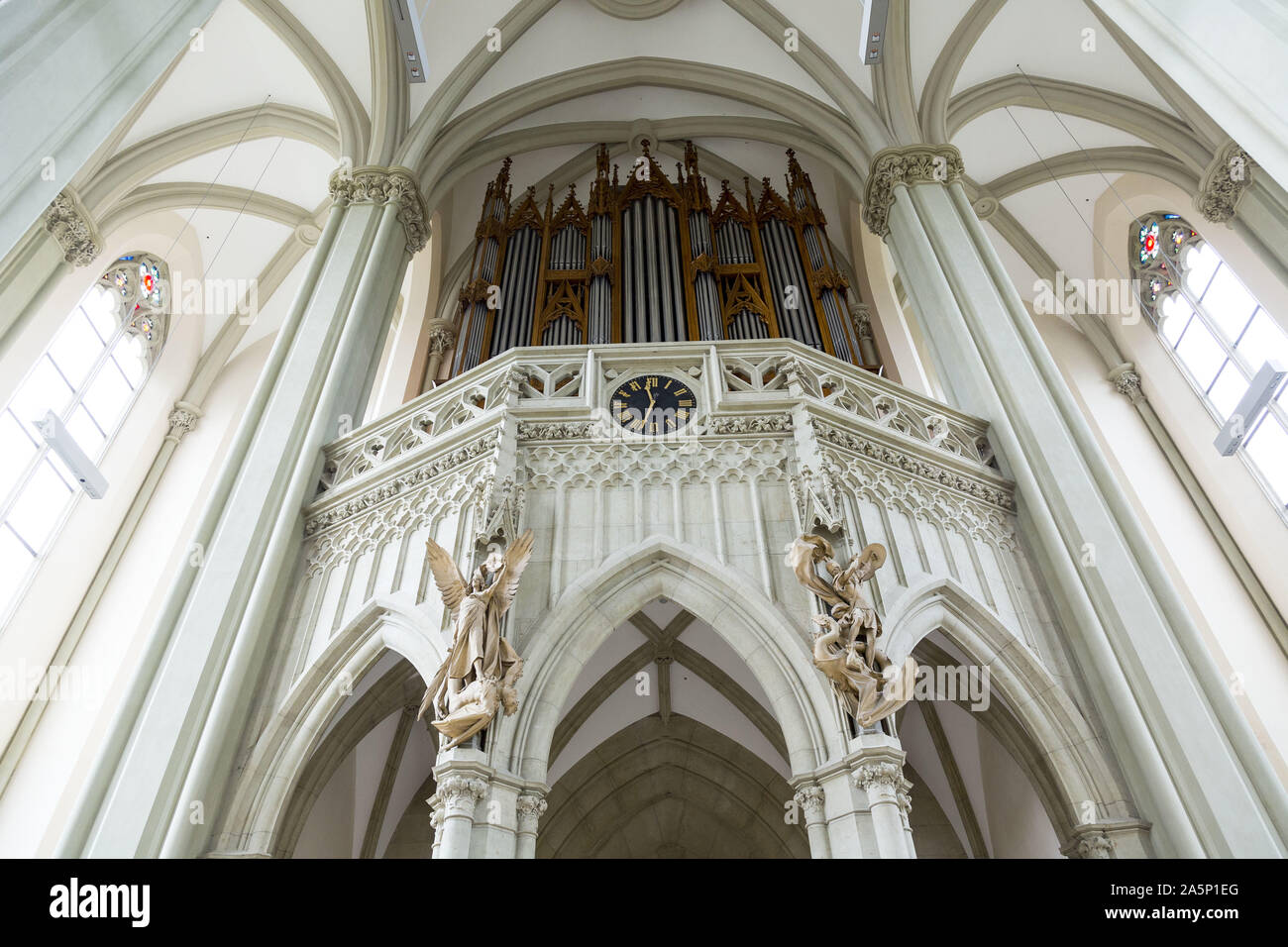 Orgue de l'église catholique Banque D'Images