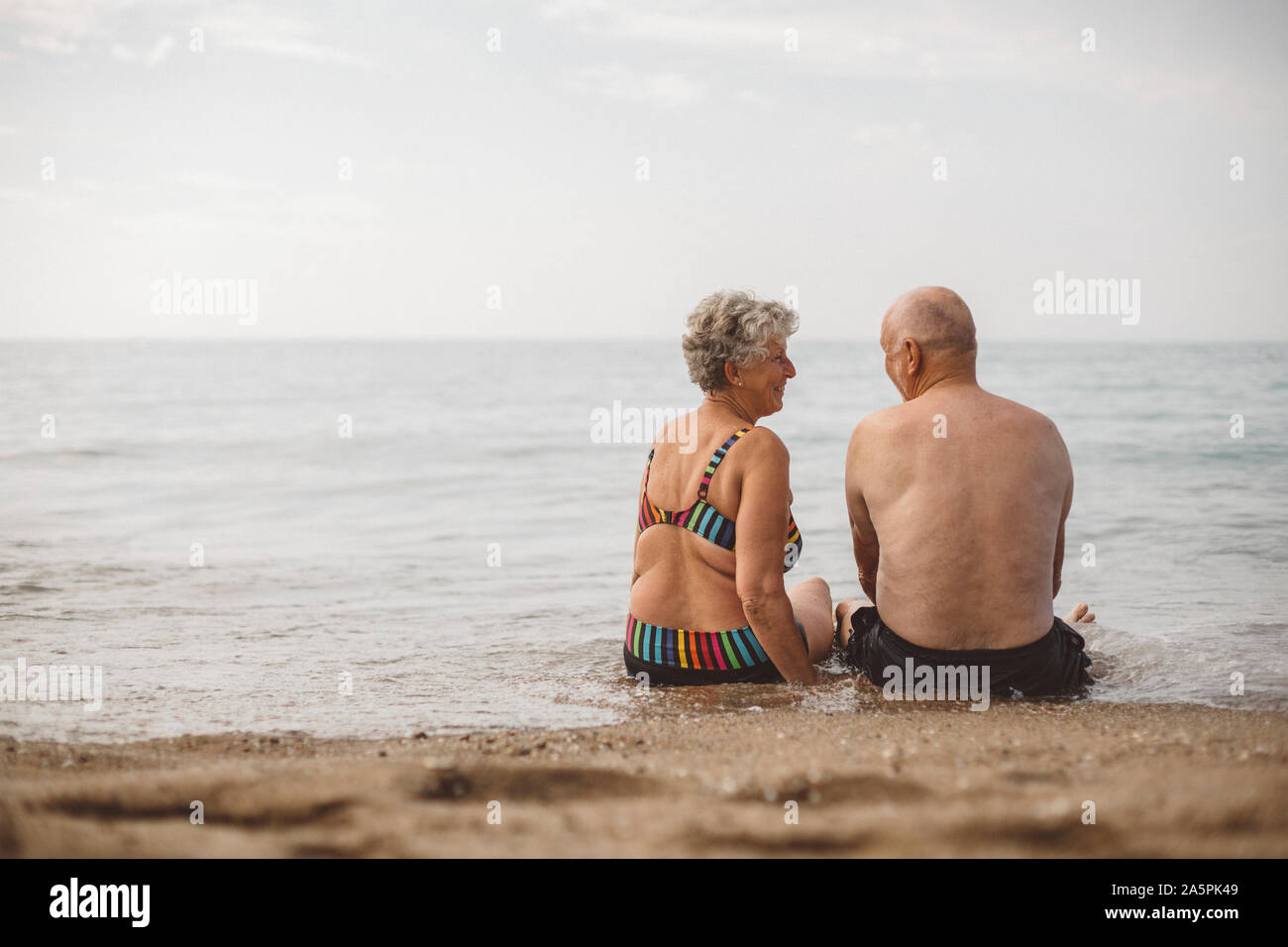 Senior couple at beach Banque D'Images