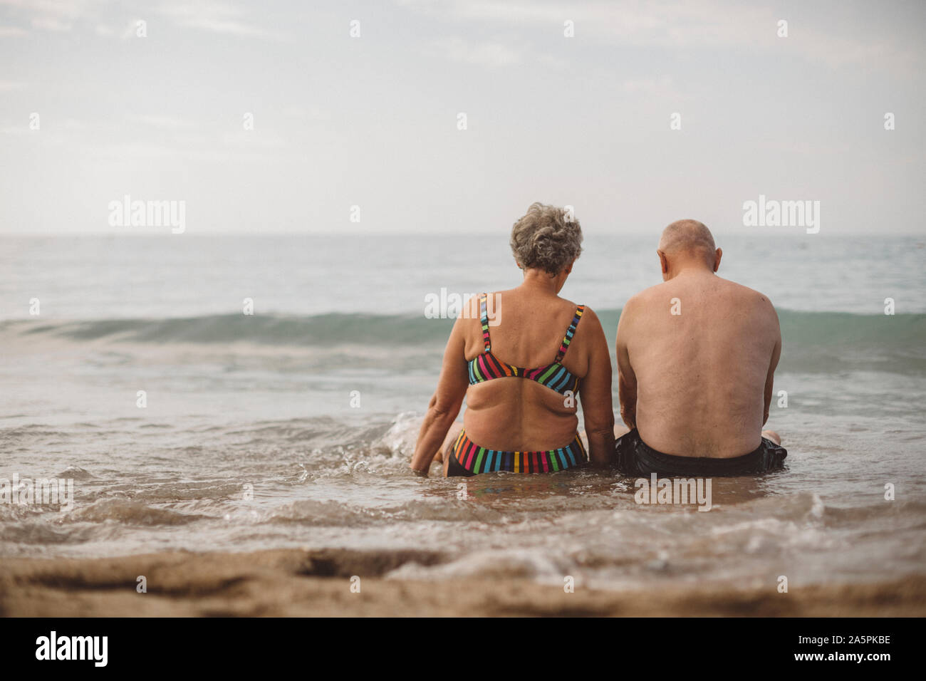 Senior couple at beach Banque D'Images