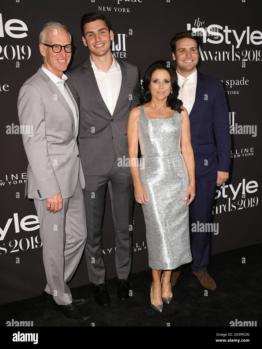 21 octobre 2019 - Hollywood, Californie - Brad Hall, Charlie Hall, Julia Louis-Dreyfus, Henry Hall. 2019 InStyle Awards tenue au Getty Center. Crédit photo : Birdie Thompson/AdMedia /MediaPunch Banque D'Images