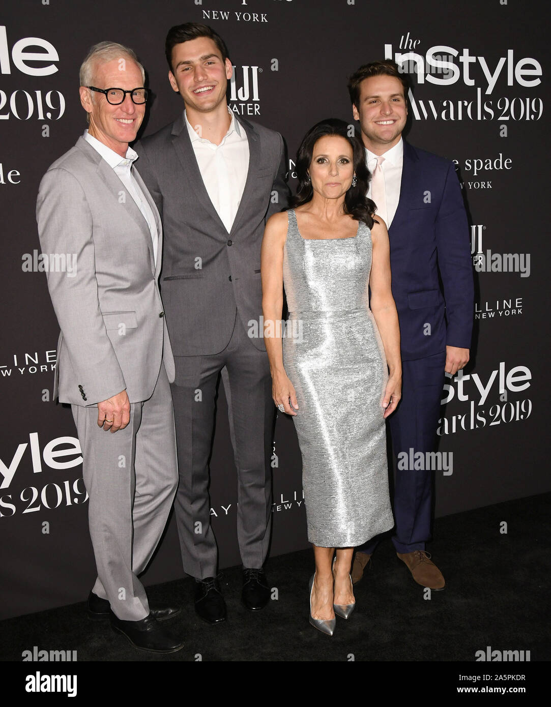 21 octobre 2019 - Hollywood, Californie - Brad Hall, Charlie Hall, Julia Louis-Dreyfus, Henry Hall. 2019 InStyle Awards tenue au Getty Center. Crédit photo : Birdie Thompson/AdMedia /MediaPunch Banque D'Images