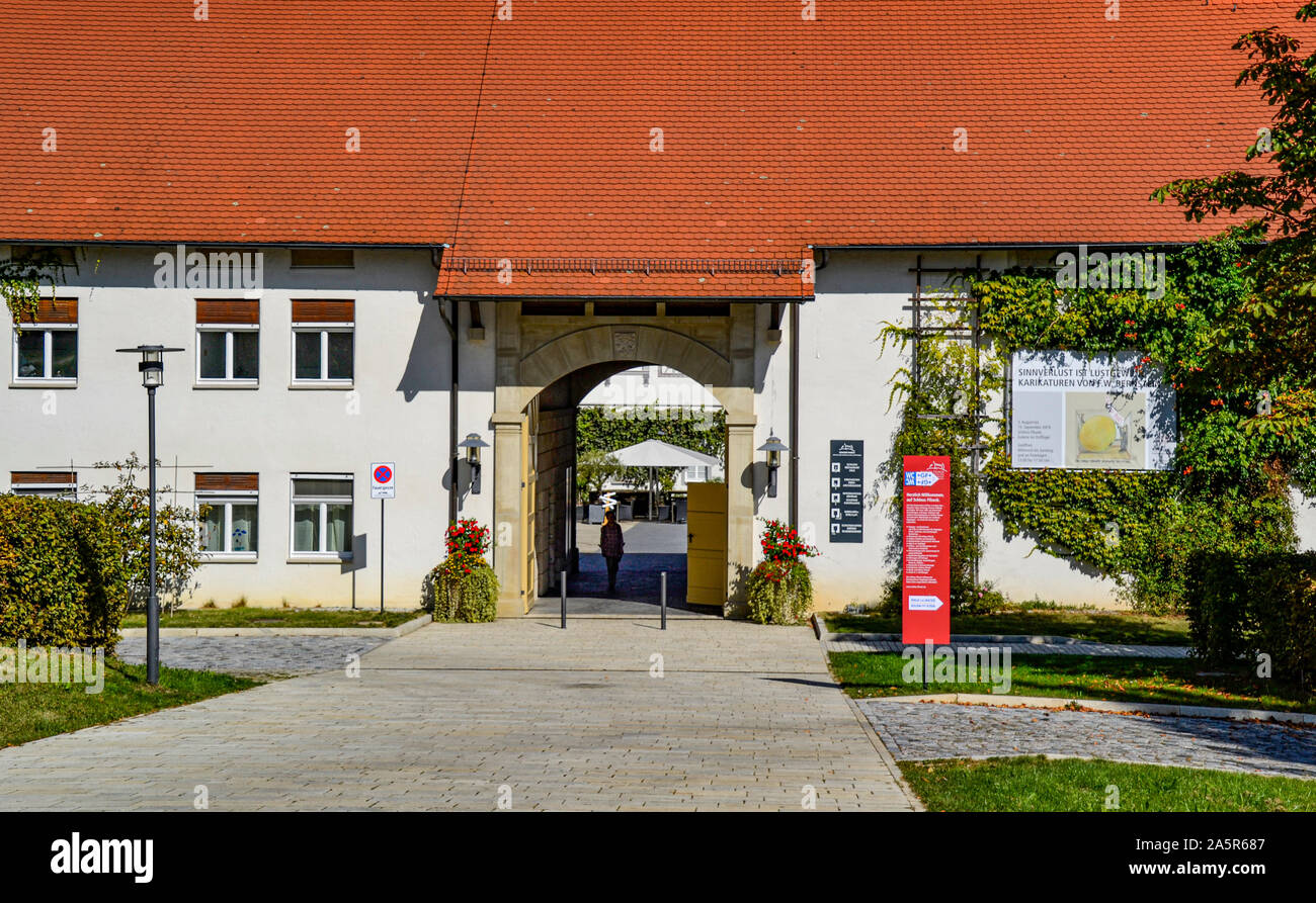 Schloss Filseck liegt hoch über den Orten Faurndau Uhingen und mit Blick in das Filstal und auf den Hohenstaufen Banque D'Images