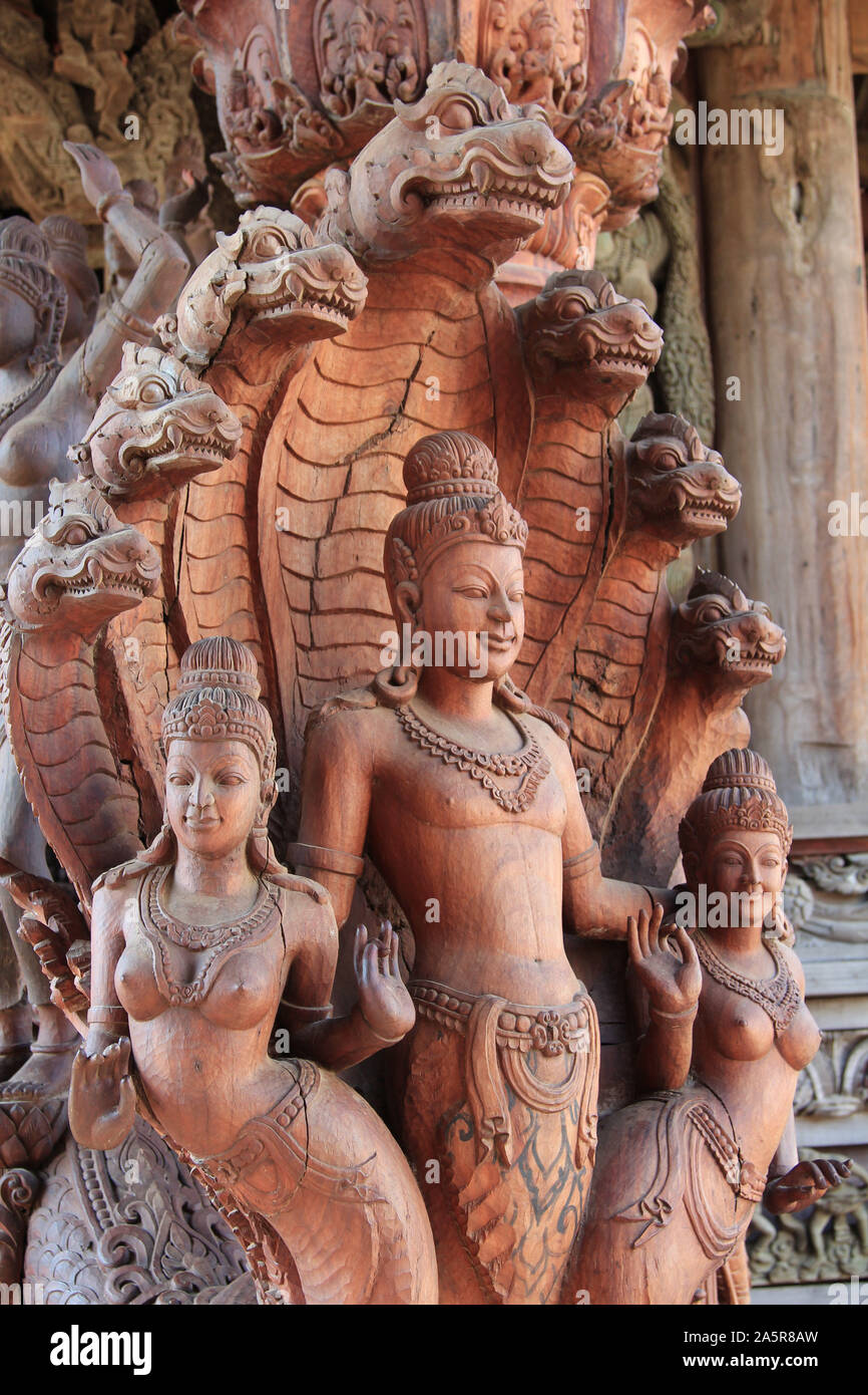 Le travail sur bois détail Temple Sanctuaire de la vérité, de la Thaïlande, Pattaya, khmère, Banque D'Images