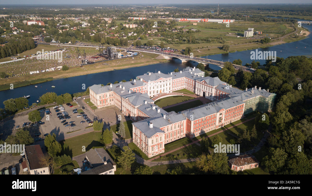 Vue aérienne de la ville de Jelgava Lettonie Zemgale drone vue supérieure Banque D'Images