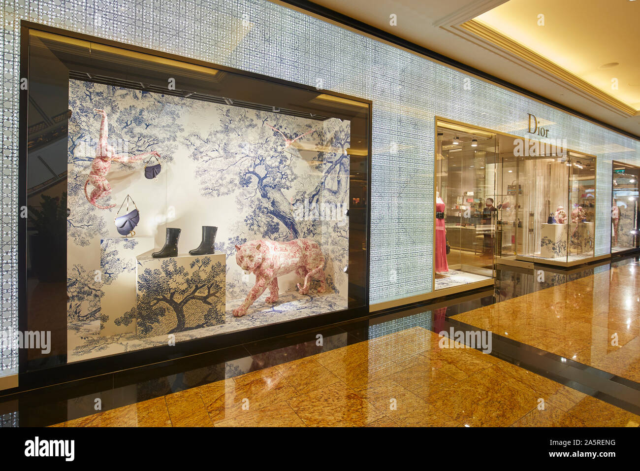 Boutiques au centre commercial de th Unis, Dubai, Émirats Arabes Unis Banque D'Images