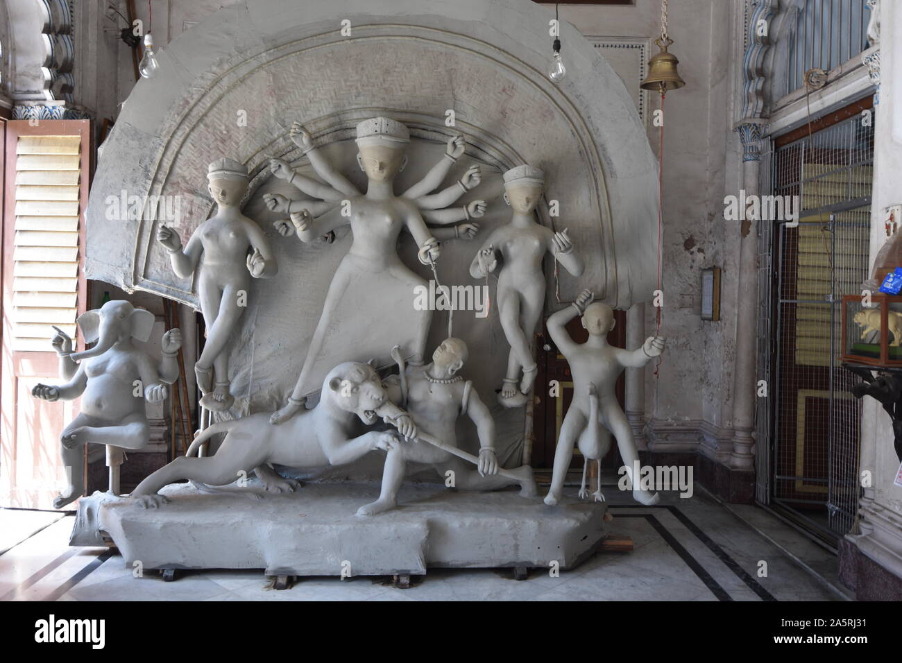 Fait d'argile semi-finis de l'Shobhabazar Durga Palais Royal (Gopinath Bari). 36 Nabakrishna Raja Street. Kolkata, Bengale occidental, Inde. Banque D'Images