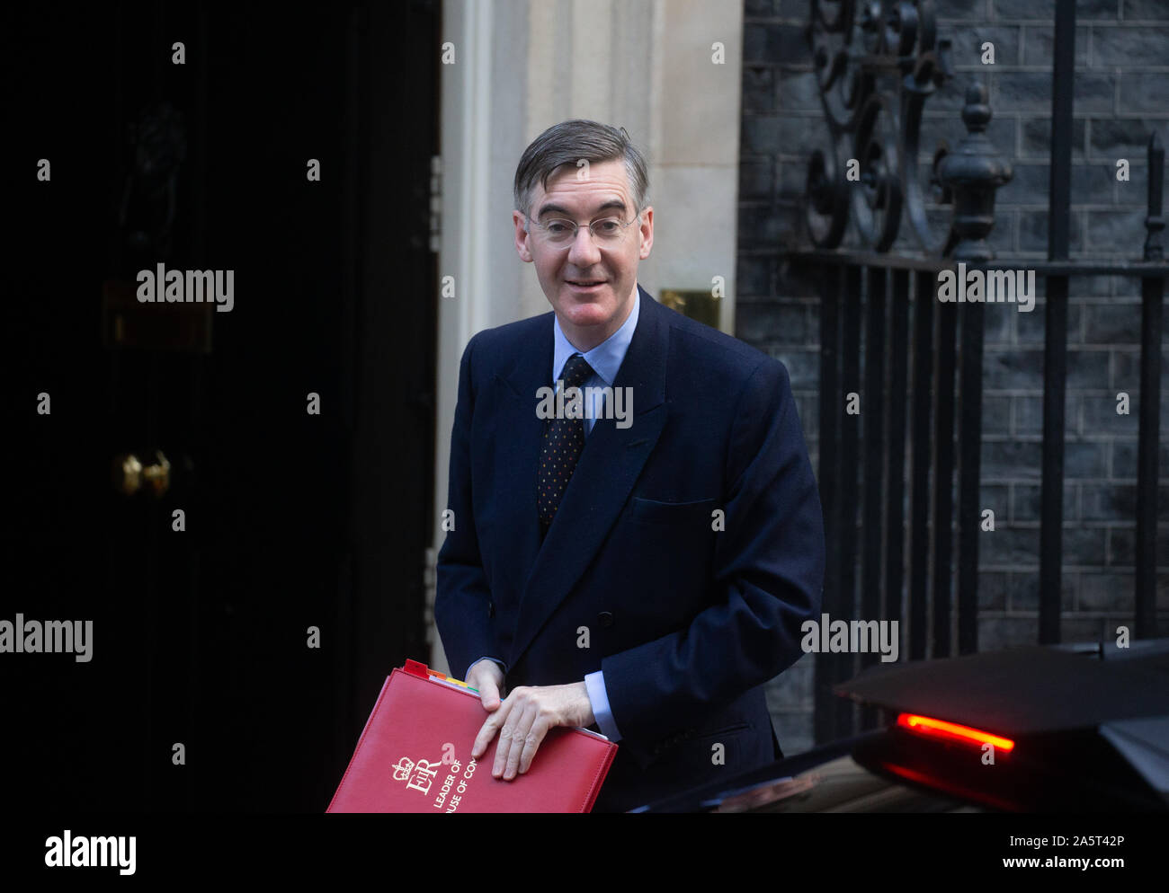 Jacob Rees-Mogg, chef de la Chambre des communes, le Lord Président du Conseil, arrive au 10 Downing Street pour une réunion du Cabinet. Banque D'Images