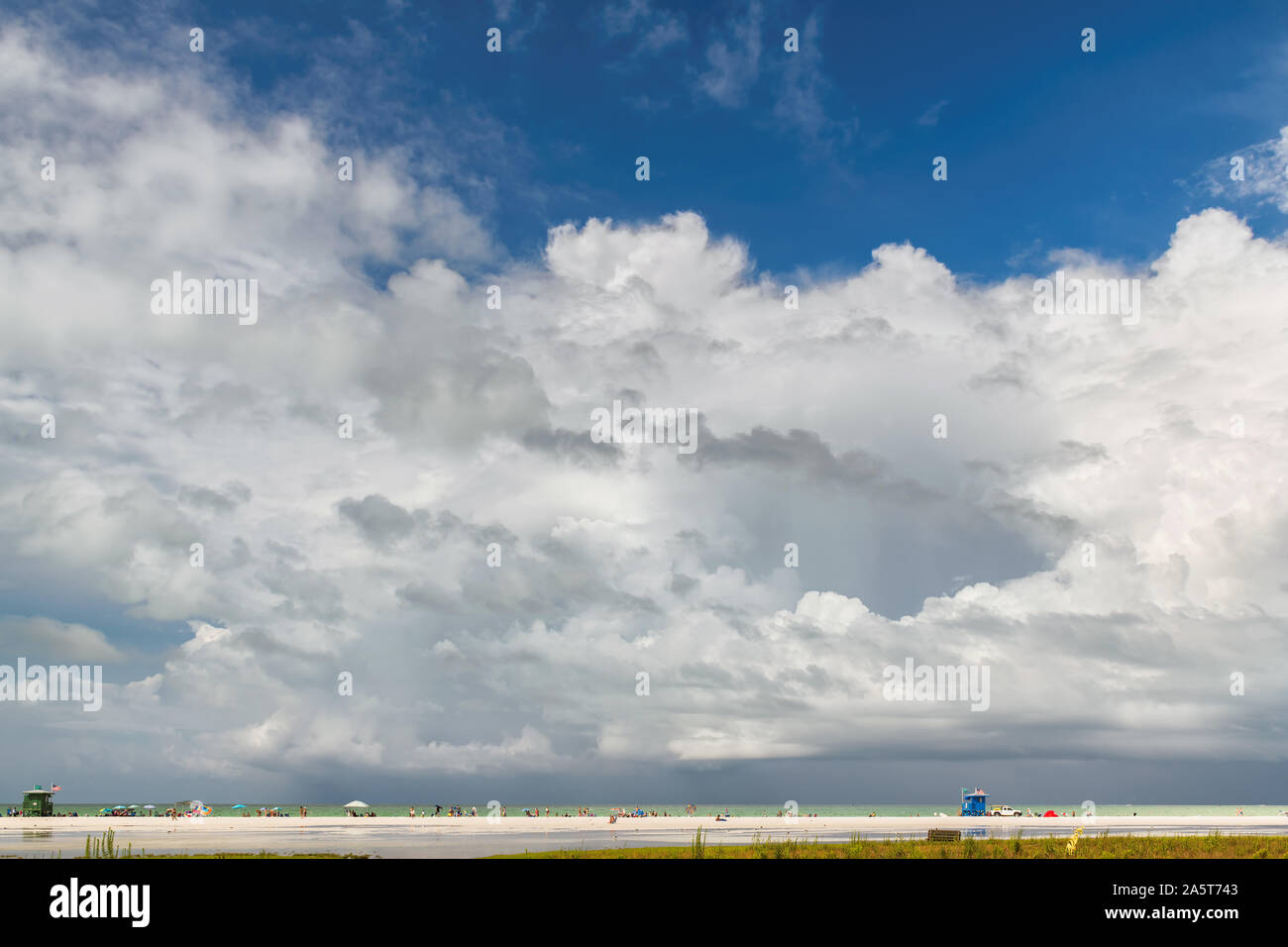 Siesta Key Beach avec des nuages, Florida Gulf Coast, Sarasota, États-Unis Banque D'Images