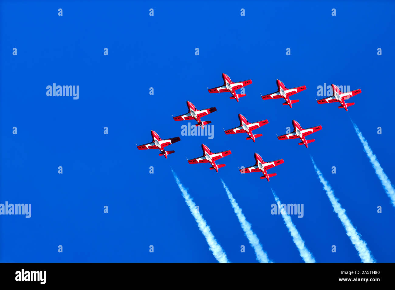 Les Forces canadiennes Le 431e Escadron de démonstration aérienne Vol en formation dans le cadre d'un salon en 2019 sur le port de Nanaimo sur l'île de Vancouver British Col Banque D'Images