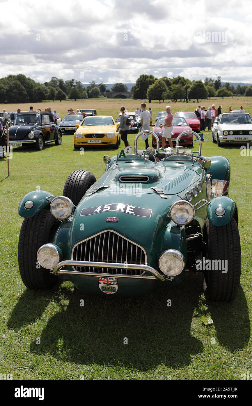 Dans cette série de cinq images est ce bel exemple d'Allard JX2 MKII Voiture de sport à deux places, vue dans le Shropshire. Banque D'Images