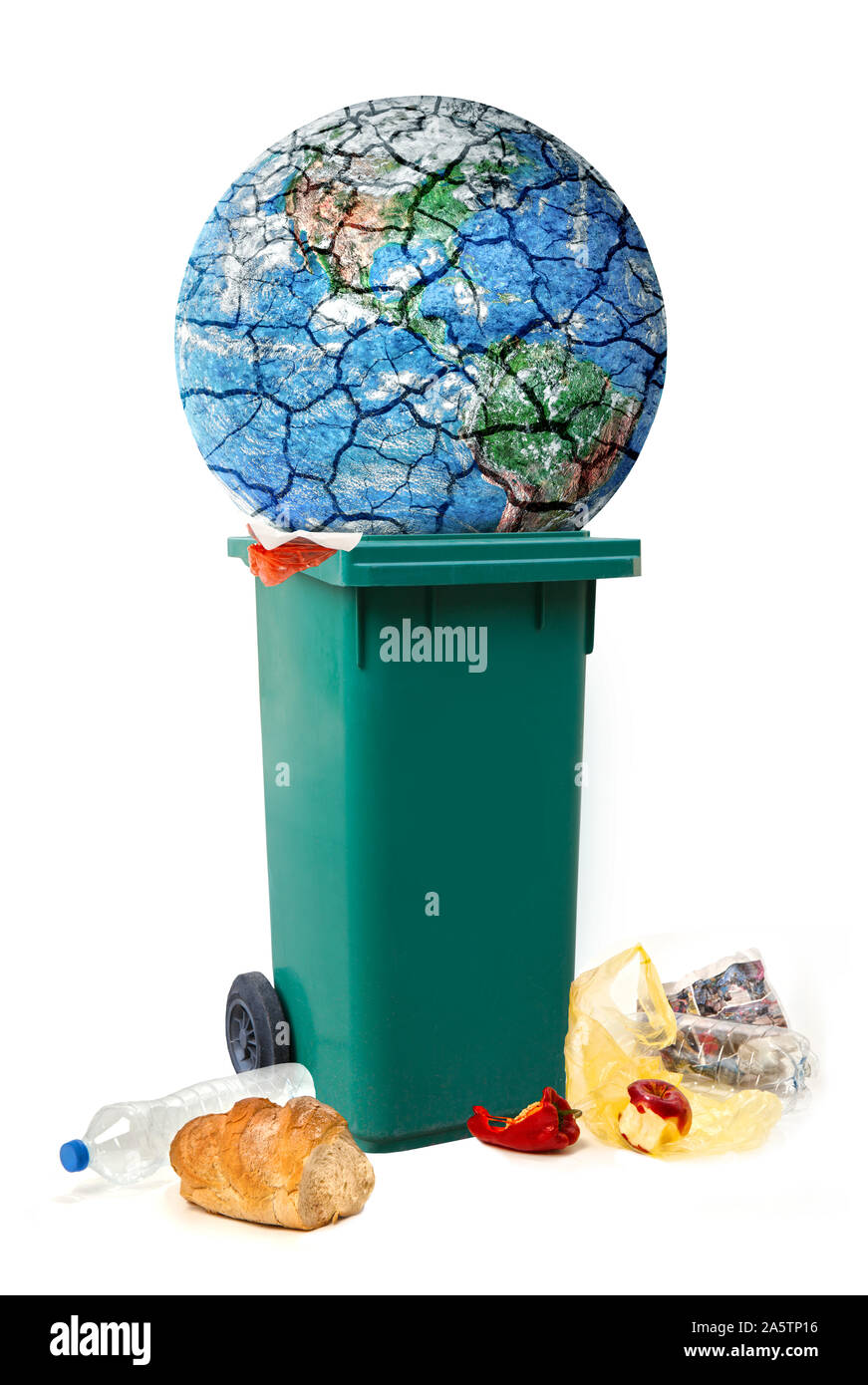 Image conceptuelle de la destruction de la planète.Planète la Terre est jetée dans les ordures, les déchets, les déchets, les déchets, isolée sur un fond blanc.Conceptuel Banque D'Images