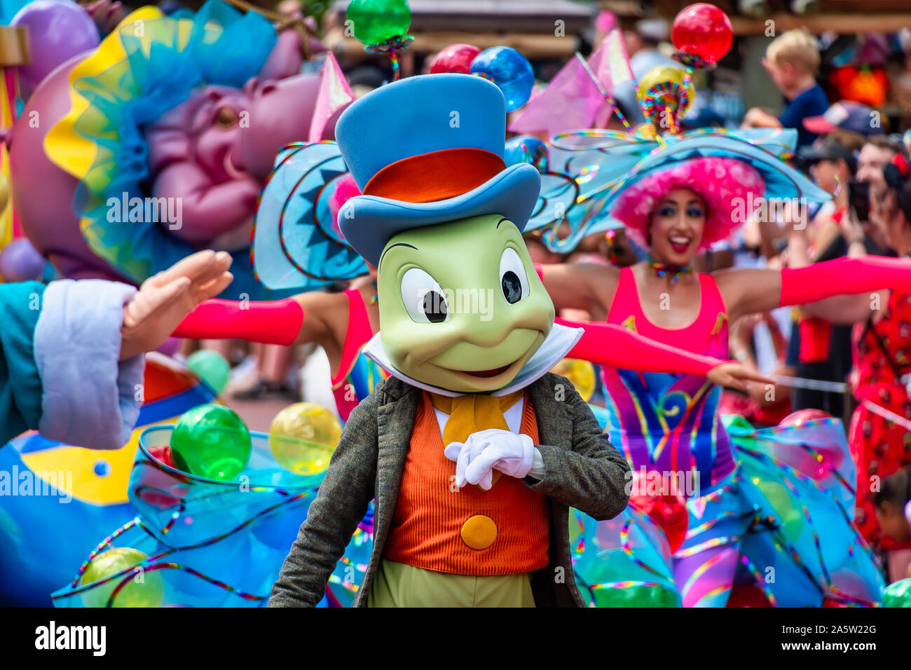 Jiminy Cricket personnage du Festival de Fantasy Parade au Magic Kingdom Banque D'Images