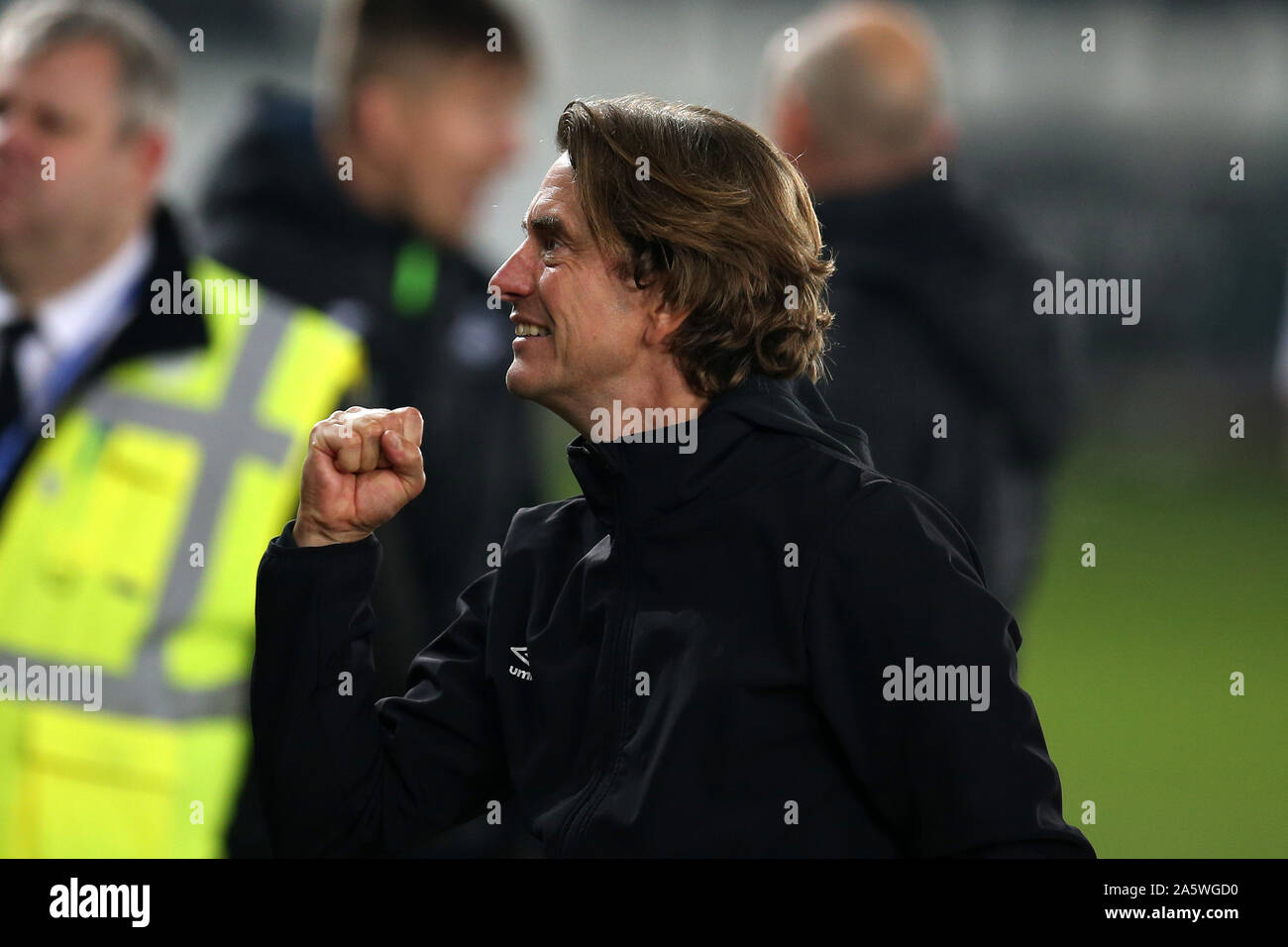 Swansea, Royaume-Uni. 23 Oct, 2019. Brentford manager Thomas Frank célèbre après que son équipe gagne.EFL Skybet match de championnat, Swansea City v Brentford au Liberty Stadium de Swansea, Pays de Galles du Sud le mardi 22 octobre 2019. Cette image ne peut être utilisé qu'à des fins rédactionnelles. Usage éditorial uniquement, licence requise pour un usage commercial. Aucune utilisation de pari, de jeux ou d'un seul club/ligue/dvd publications. Photos par Andrew Andrew/Verger Verger la photographie de sport/Alamy live news Crédit : Andrew Orchard la photographie de sport/Alamy Live News Banque D'Images