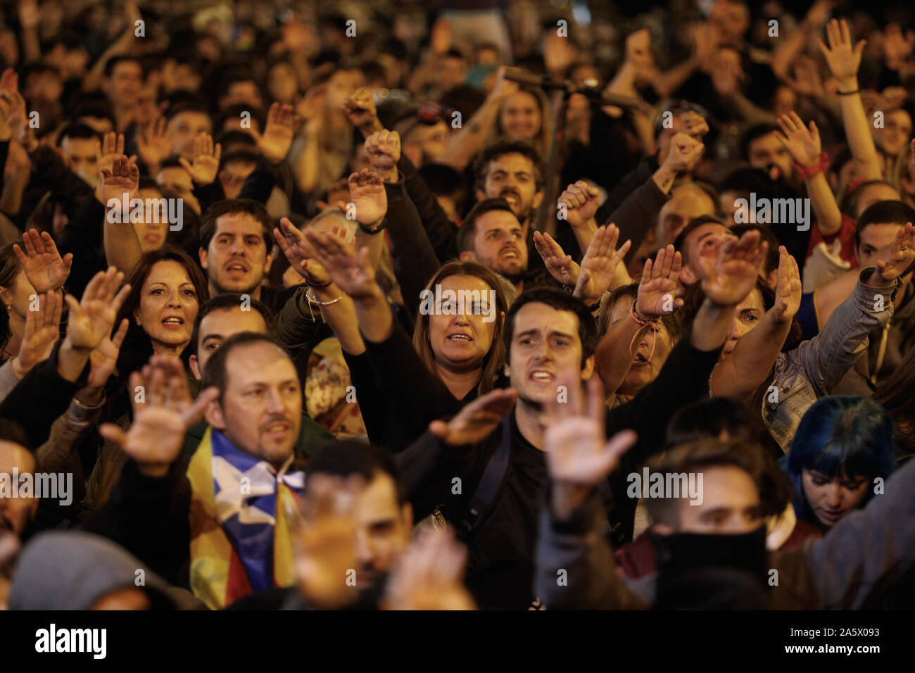 Des démonstrations de Barcelone indépendantistes après la phrase de l'Espagne en prison, le maintien de la cour politique catalan en prison depuis 2017 Banque D'Images