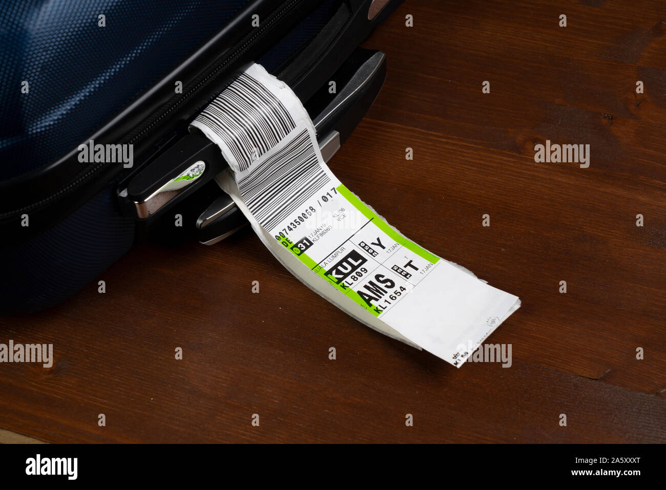 Une étiquette de bagages embarqués sur un avion de la Turkish Airlines  Photo Stock - Alamy
