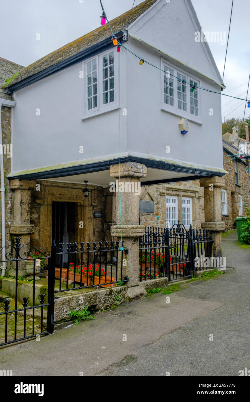 Maison Keigwin construit au 14ème siècle la plus ancienne maison de Mousehole Penzance Cornwall Angleterre Banque D'Images