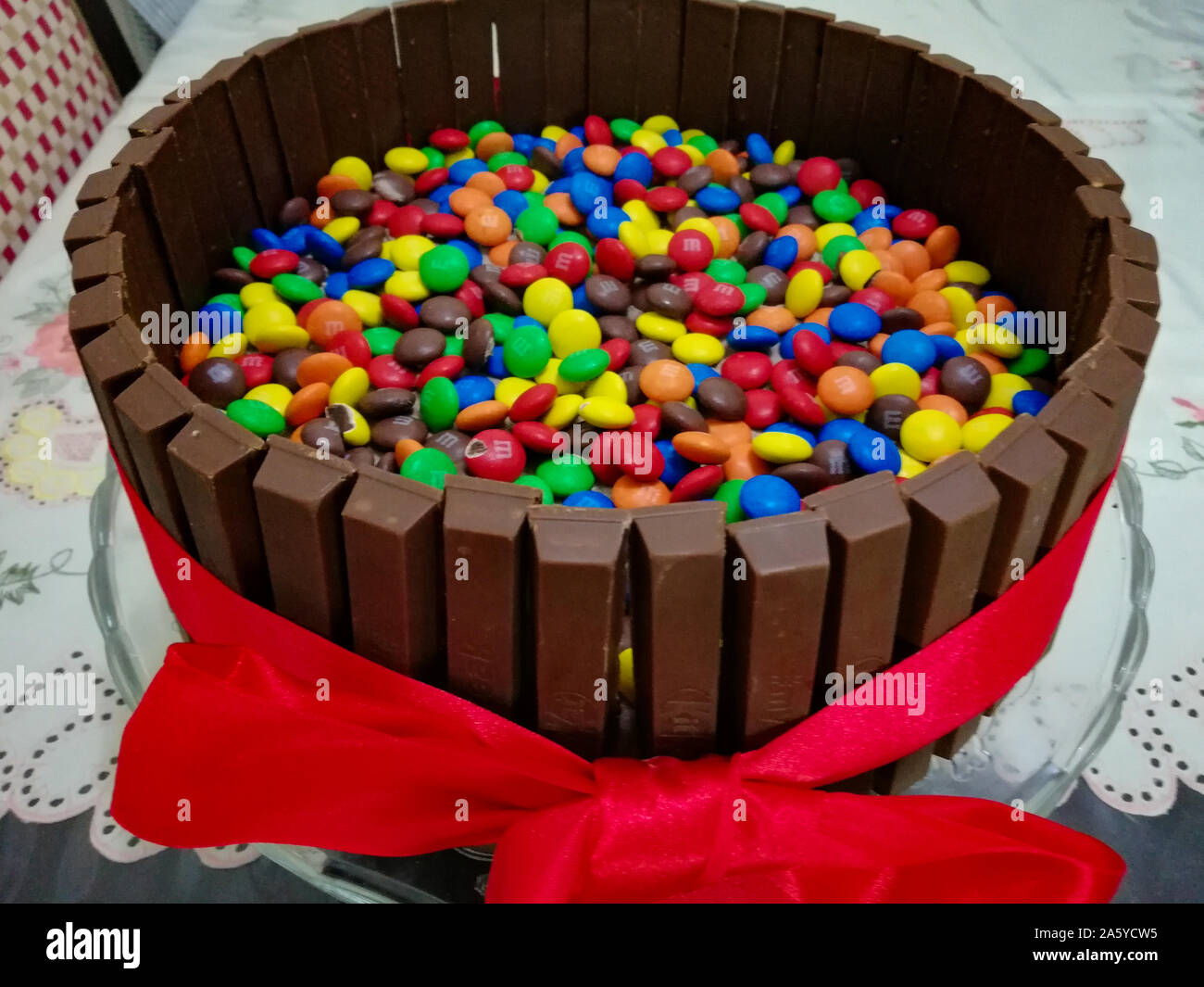Gateau Au Chocolat Kitkat Avec Des Cailloux Kit Kat Chocolat Casse Kit Kat Est Un Biscuit Chocolat Bar Bar Biscuit Briser With Clipping Path Photo Stock Alamy Gateau Au Chocolat Kitkat Avec Des Cailloux Kit Kat Chocolat Casse Kit Kat Est Un Biscuit Chocolat Bar Bar Biscuit Briser With Clipping Path Photo Stock Alamy
