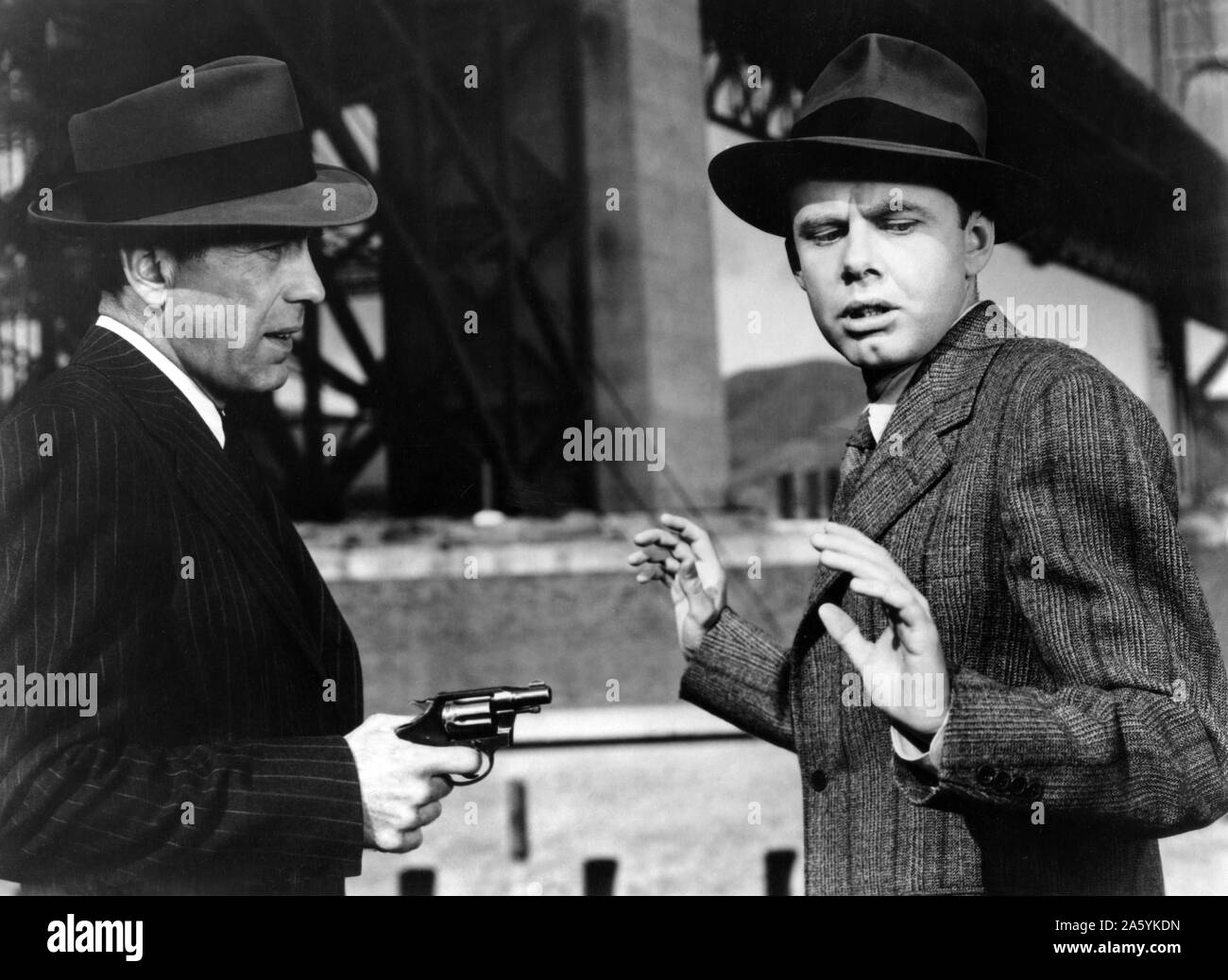 Dark Passage Année : 1947 USA Réalisation : Delmer Daves Humphrey Bogart, Clifton Young Banque D'Images