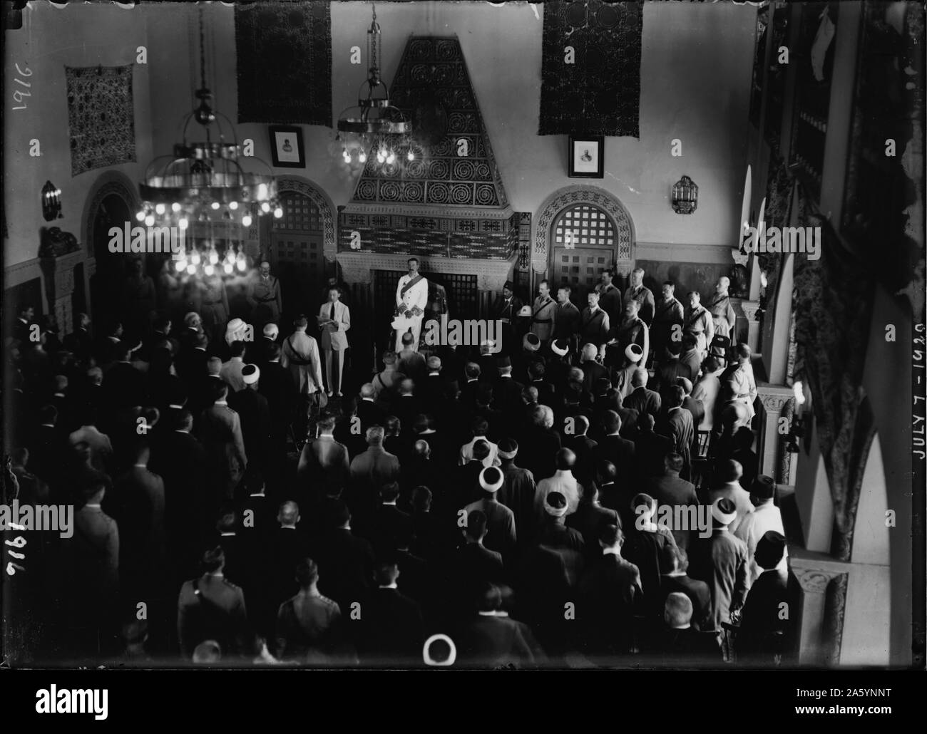 L'ère nouvelle en Palestine. L'arrivée de Sir Herbert Samuel, haut-commissaire, inaugurant l'administration civile, en Palestine en 1925 Banque D'Images