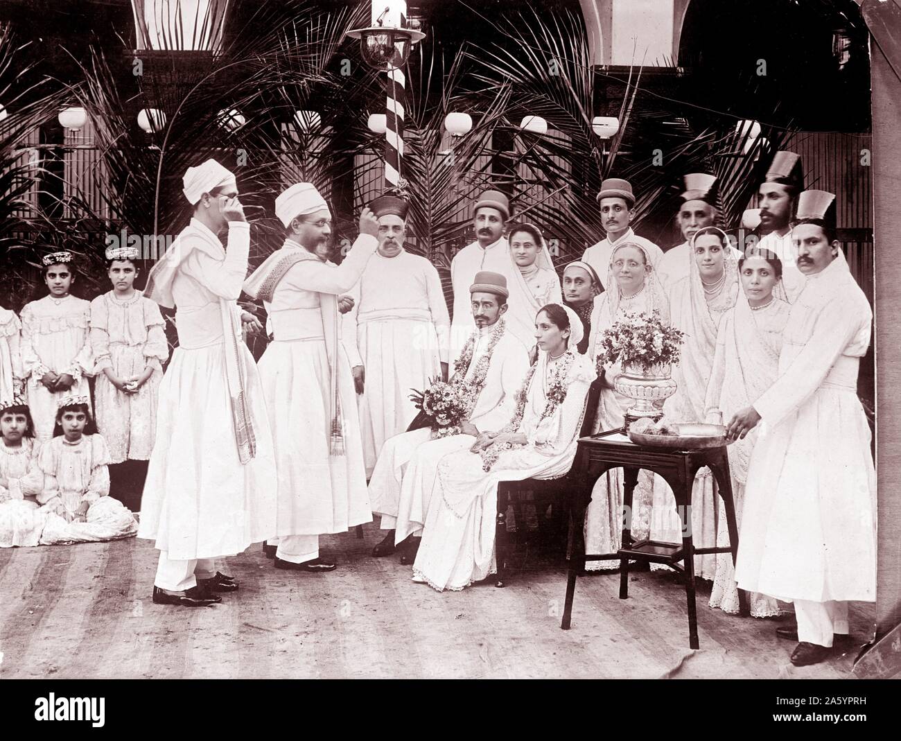 Un mariage hindou en Inde, entre 1909 et 1919. Banque D'Images