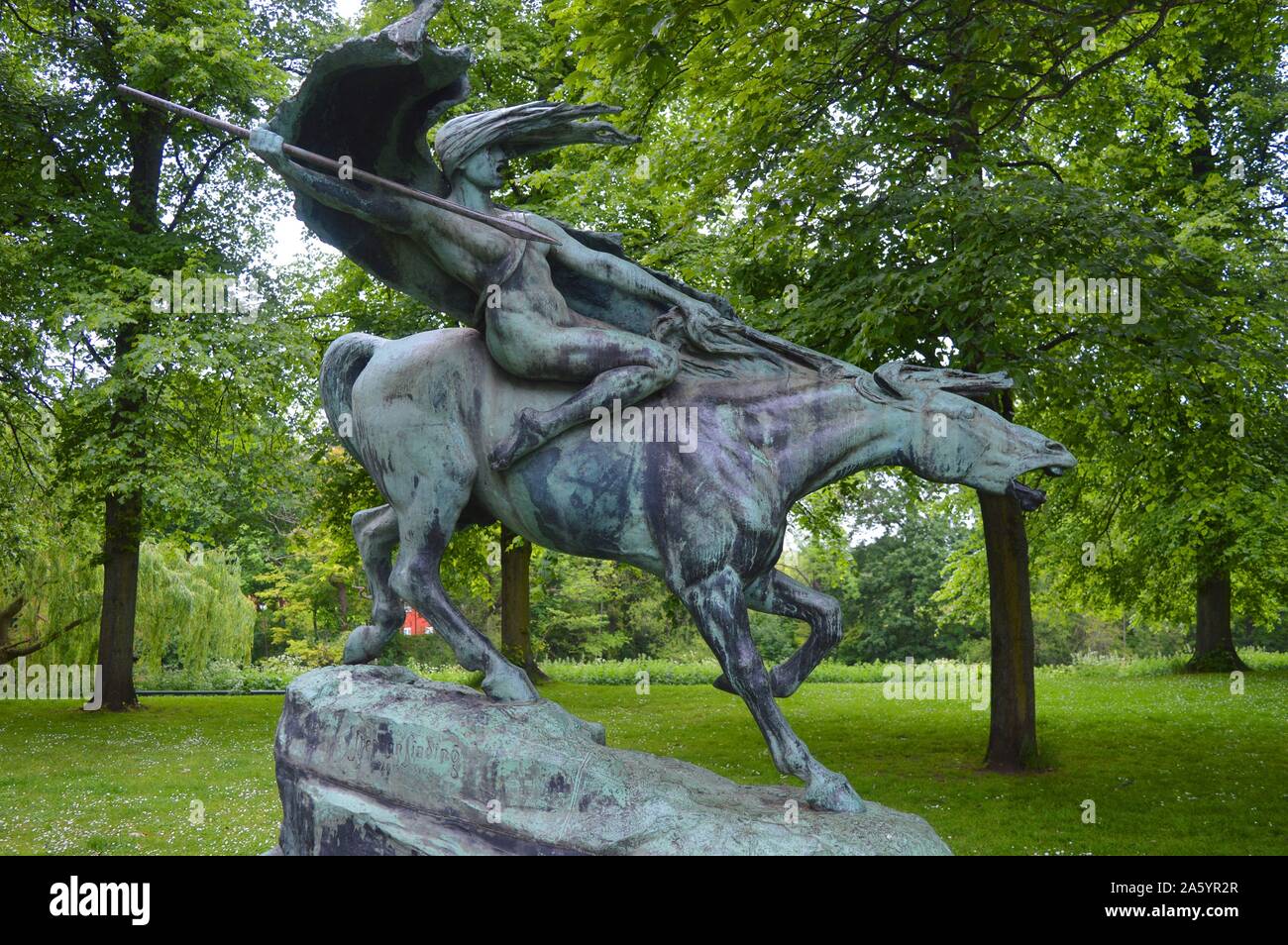 Statue de Valkyrie 1908 à Copenhague, Danemark ; par Stephan Abel Sinding (1846 - 1922) . Norwegian-Danish sculpteur. Il s'est déplacé à Copenhague en 1884 Banque D'Images