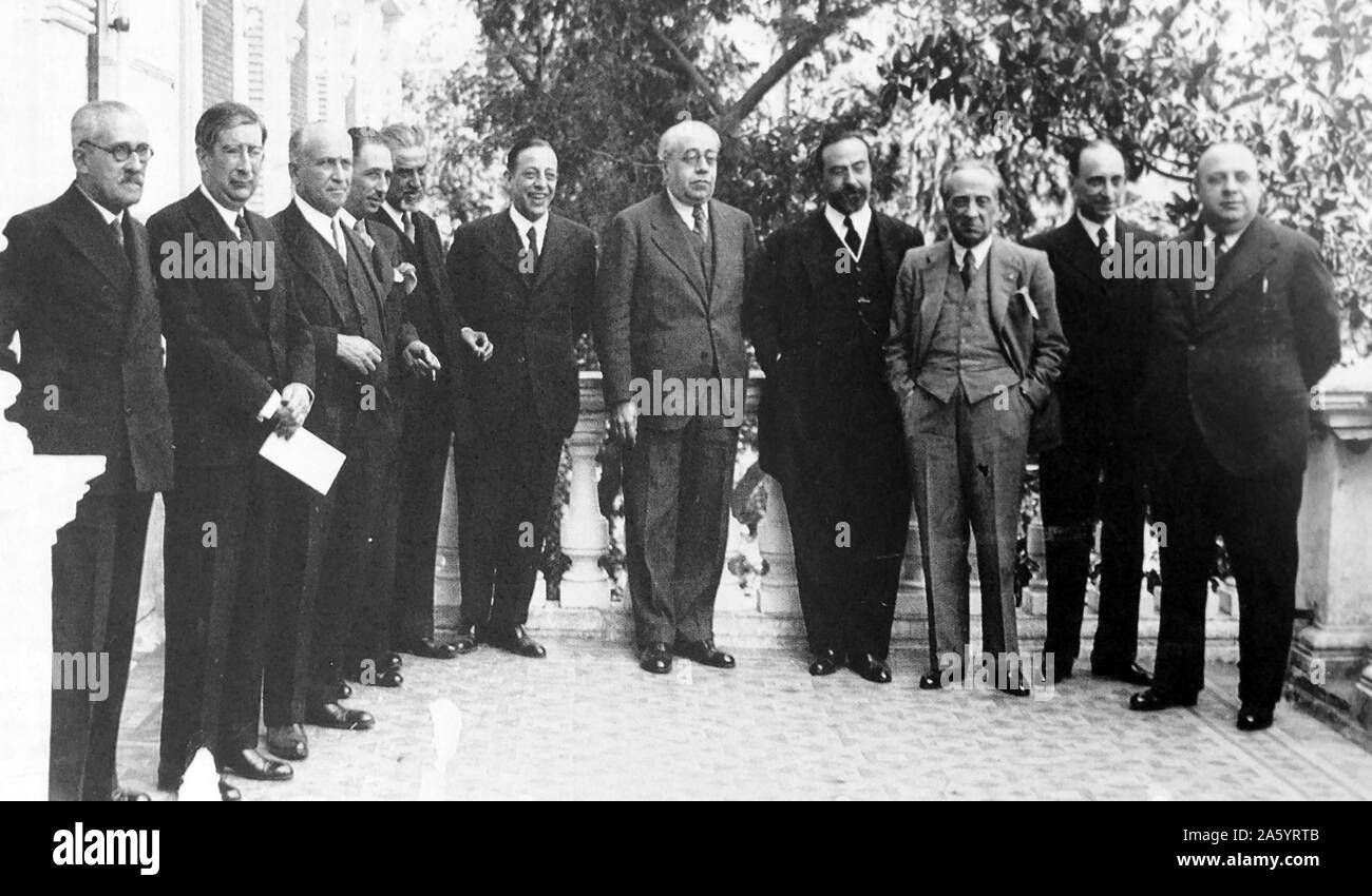 Le gouvernement de l'Espagne avant la guerre civile 1936 (de gauche à droite) : Franchy Roca, Marcelino Domingo, Largo Caballero, Lluís Companys, Barnés, Viñuales, Azana, De los Ríos, Alvaro de Albornoz, Casares Quiroga et Indalecio Prieto Banque D'Images