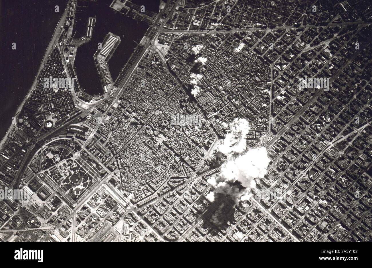 Bombardement de l'armée de l'air italien de Barcelone pendant la guerre civile espagnole 1936 Banque D'Images
