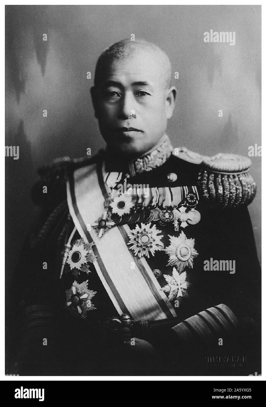 Photographie d'Isoroku Yamamoto (1884-1943) l'amiral Maréchal japonais et le commandant en chef de la flotte combinée au cours de la Seconde Guerre mondiale. Datée 1942 Banque D'Images