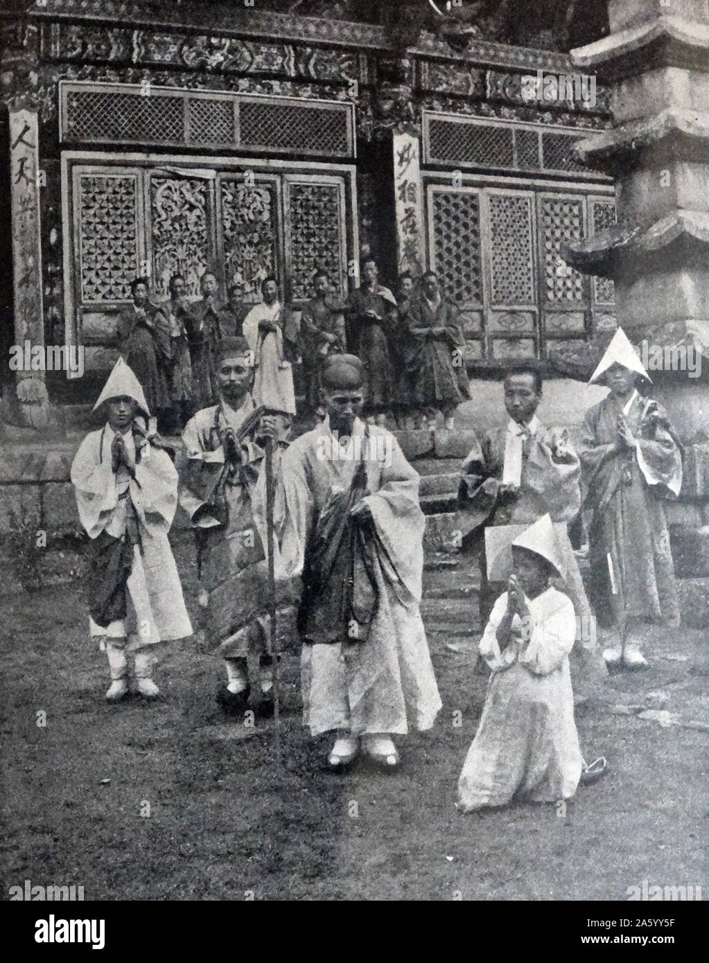 Photographie de l'Abbé de Yu-CHOM-sa Temple par Angus Hamilton (1874-1913). Datée 1904 Banque D'Images