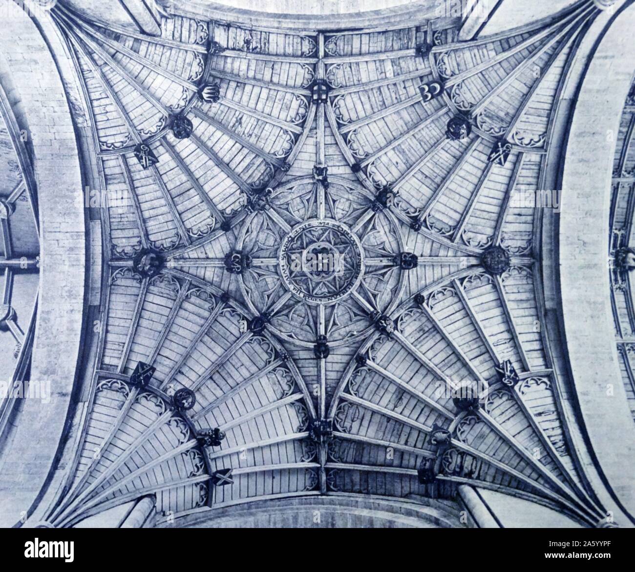 L'architecture gothique du 11ème siècle à la cathédrale de Winchester, à Winchester, Hampshire, Angleterre Banque D'Images