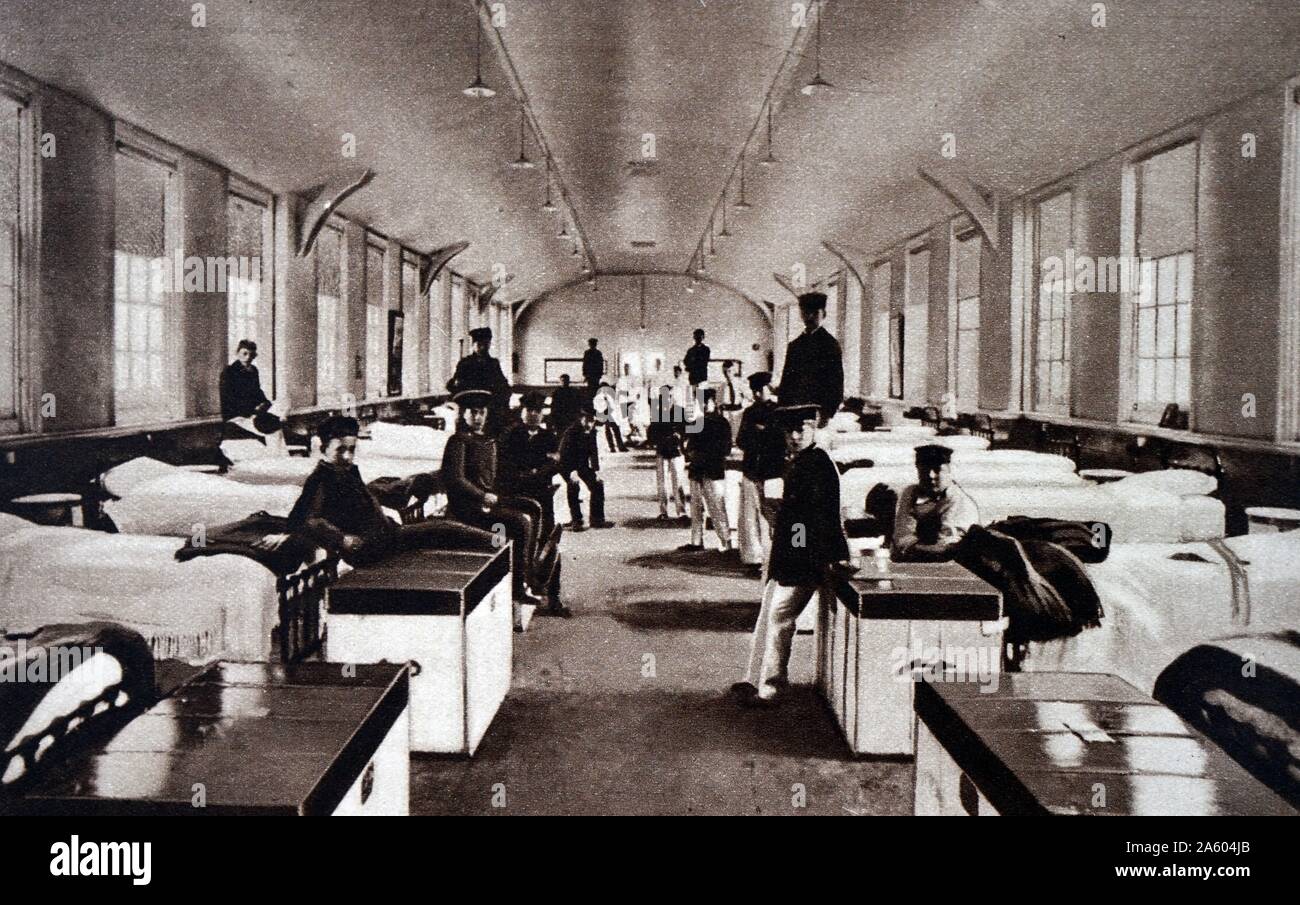 Photographie des dortoirs dans l'étable à Osborne House, un officier subalterne du collège de formation pour la Marine royale. En date du 20e siècle Banque D'Images