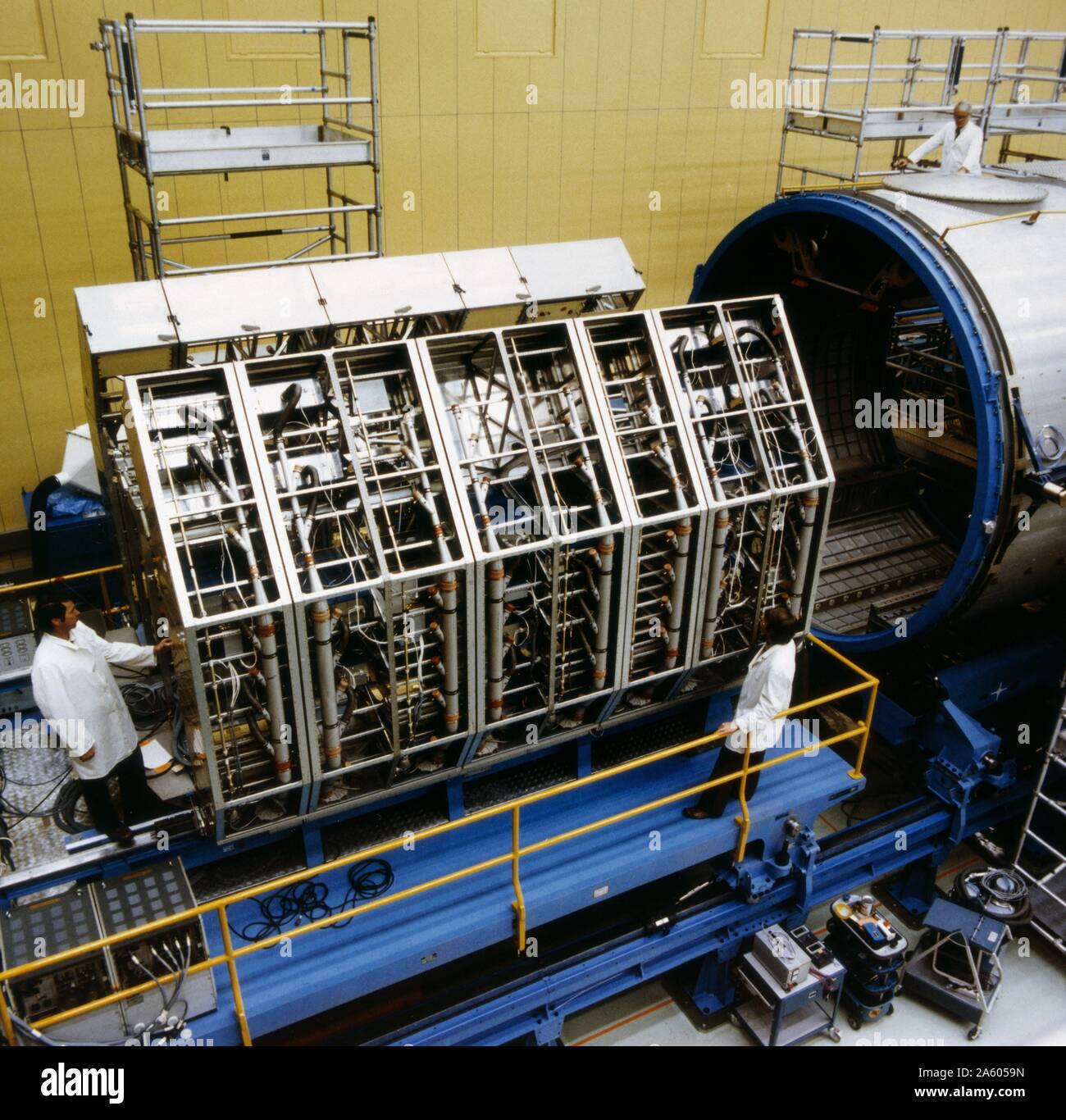 Construction d'un laboratoire spatial réutilisable appelé 'Spacelab', dans les ateliers de l'Erno allemand consortium à Brême (Allemagne). Le module sera utilisé dans certains vols spatiaux de la NASA piloté par la navette spatiale. Au début de 1978 Banque D'Images