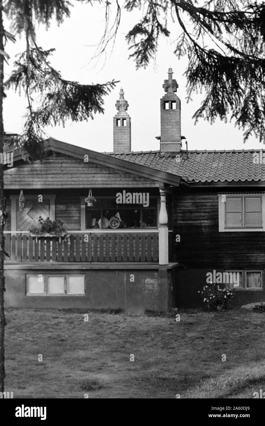 Haus am Berg, Siljansnäs, Schweden, 1969. Maison sur la montagne, de la Suède, 1969, Siljansnäs. Banque D'Images