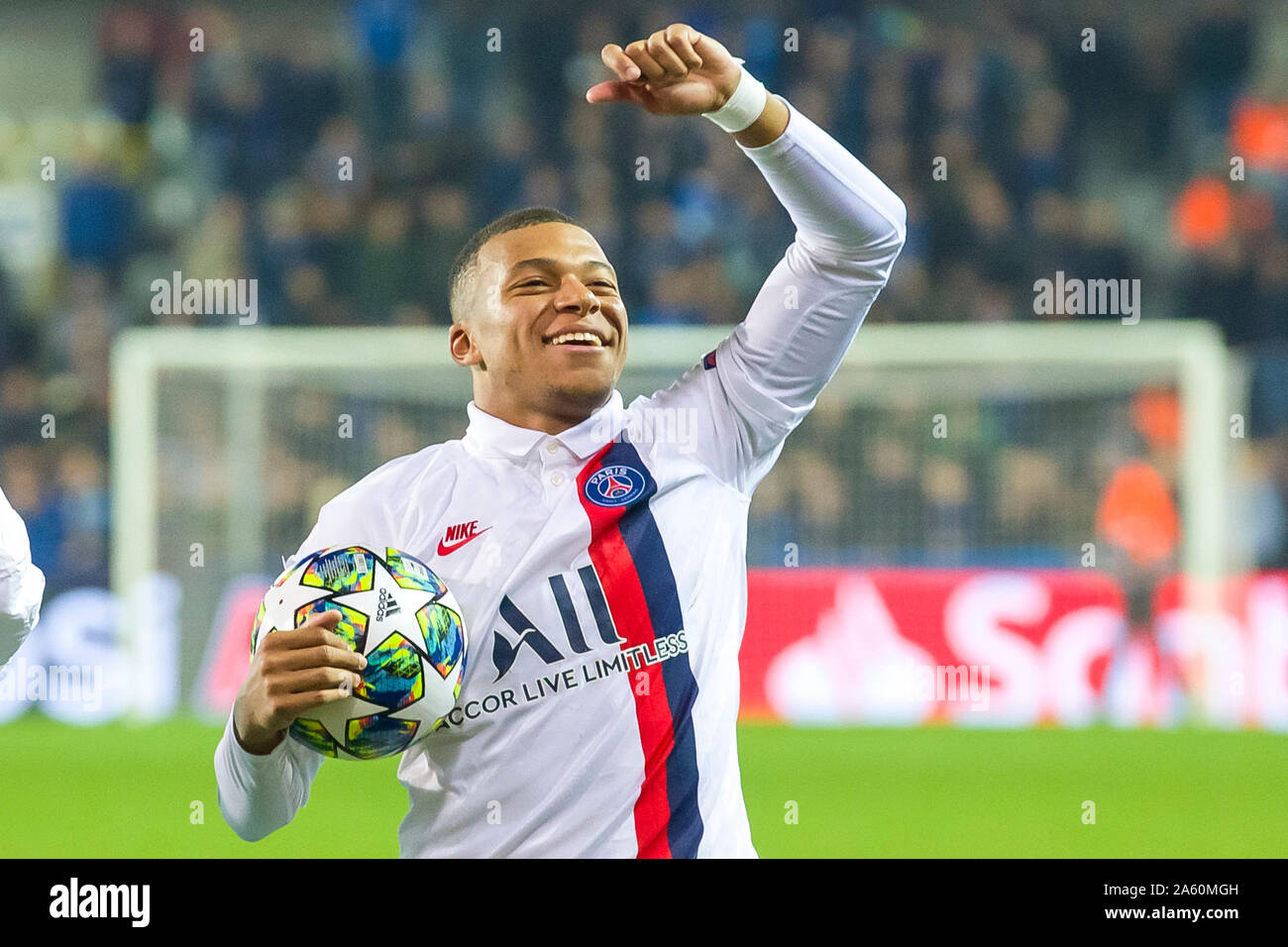 BRUGGE, stade Jan Breydel, 22-10-2019 La saison 2019 / 2020 , , l'UEFA Champions League. résultat final 0-5, joueur du Paris Saint Germain, Kylian Mbappe célébrant la victoire après le match pendant le match Club Brugge - Paris Saint Germain Banque D'Images