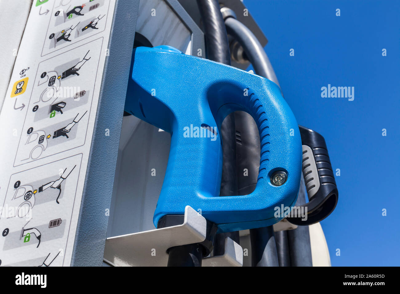 La station de recharge de véhicules électriques à l'autoroute Banque D'Images