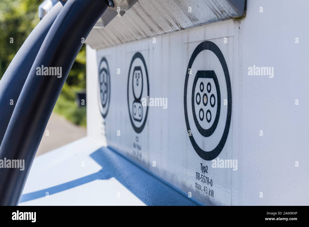 La station de recharge de véhicules électriques à l'autoroute Banque D'Images
