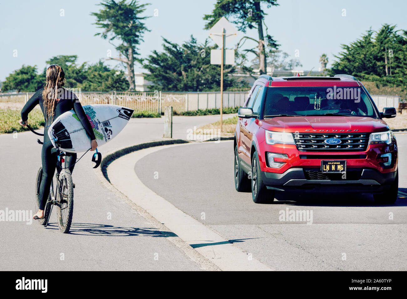 Surf à Santa Cruz, California USA Banque D'Images