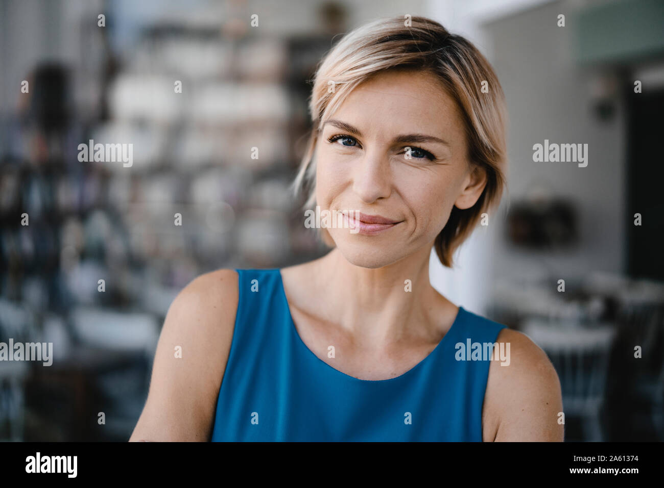 Portrait of a smiling woman Banque D'Images