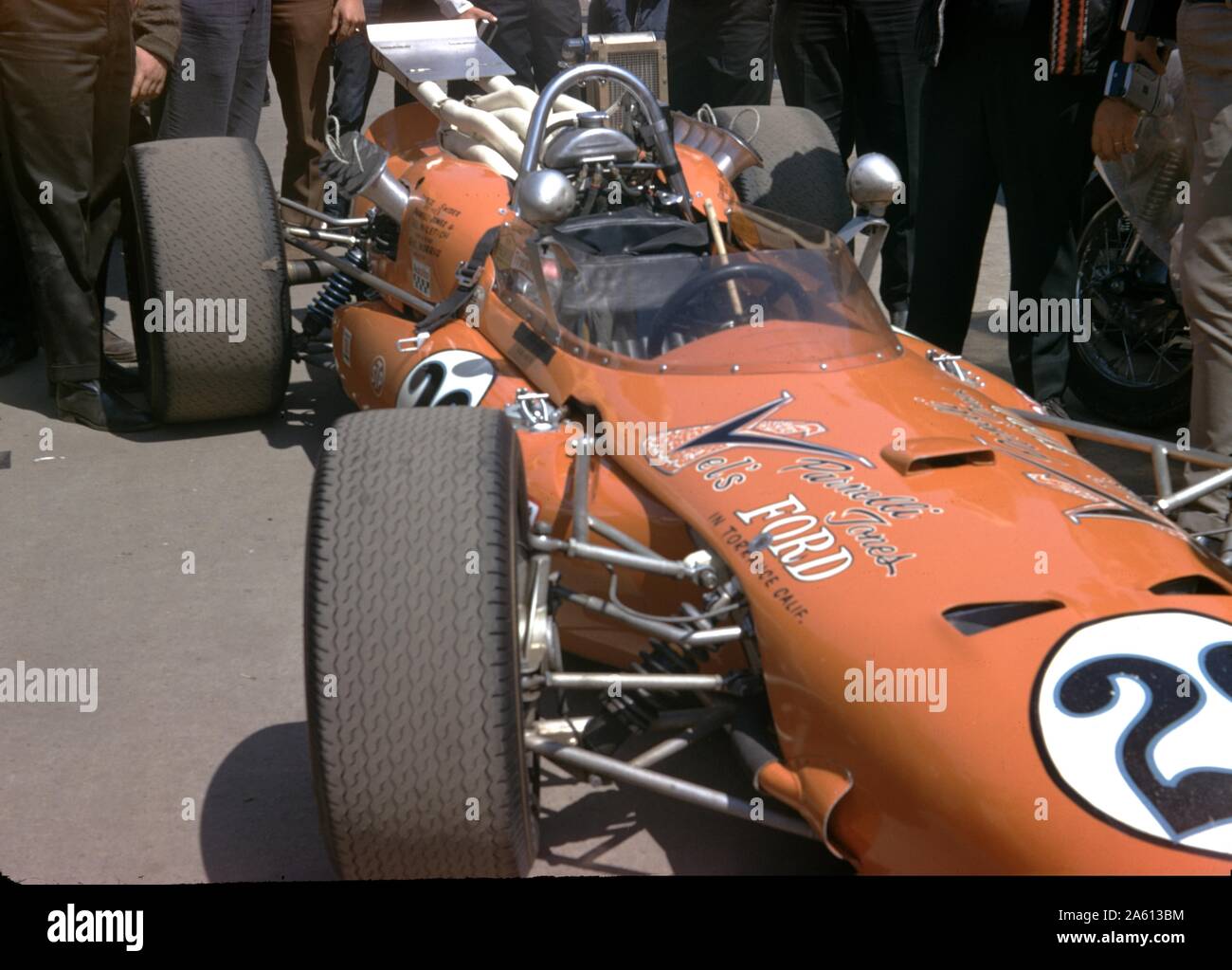Gros plan de la voiture de course Indy 500, Velon's Parnelli Jones, Mongoose, Ford, 1976. () Banque D'Images