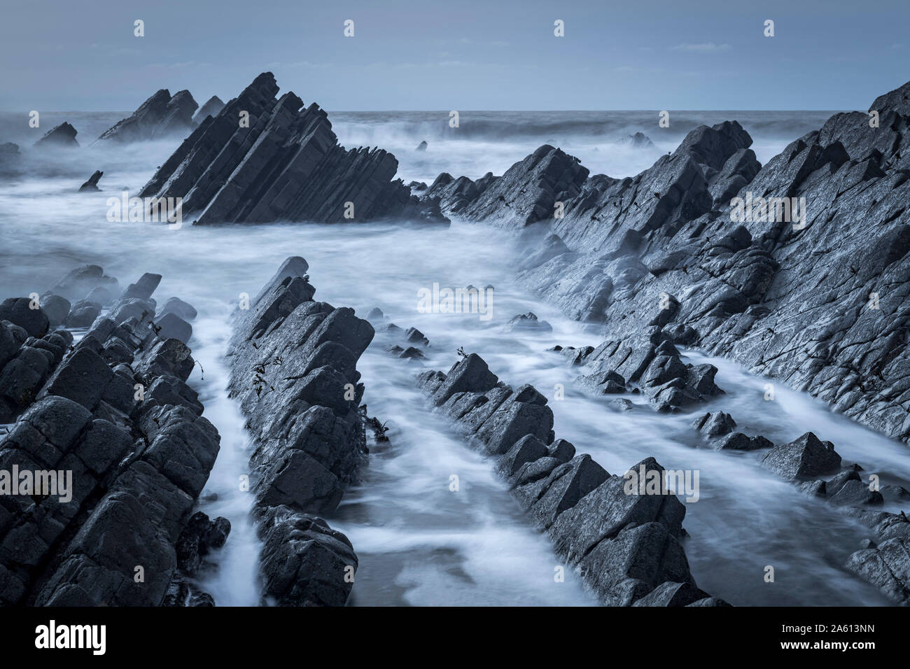 Les roches spectaculaires en hiver sur la côte nord du Devon, Devon, Angleterre, Royaume-Uni, Europe Banque D'Images