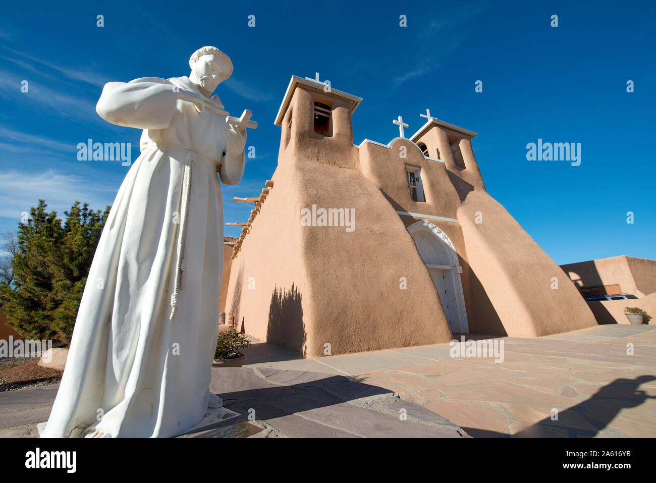 Adobe historique l'église San Francisco de Asis à Taos, Nouveau Mexique, États-Unis d'Amérique, Amérique du Nord Banque D'Images