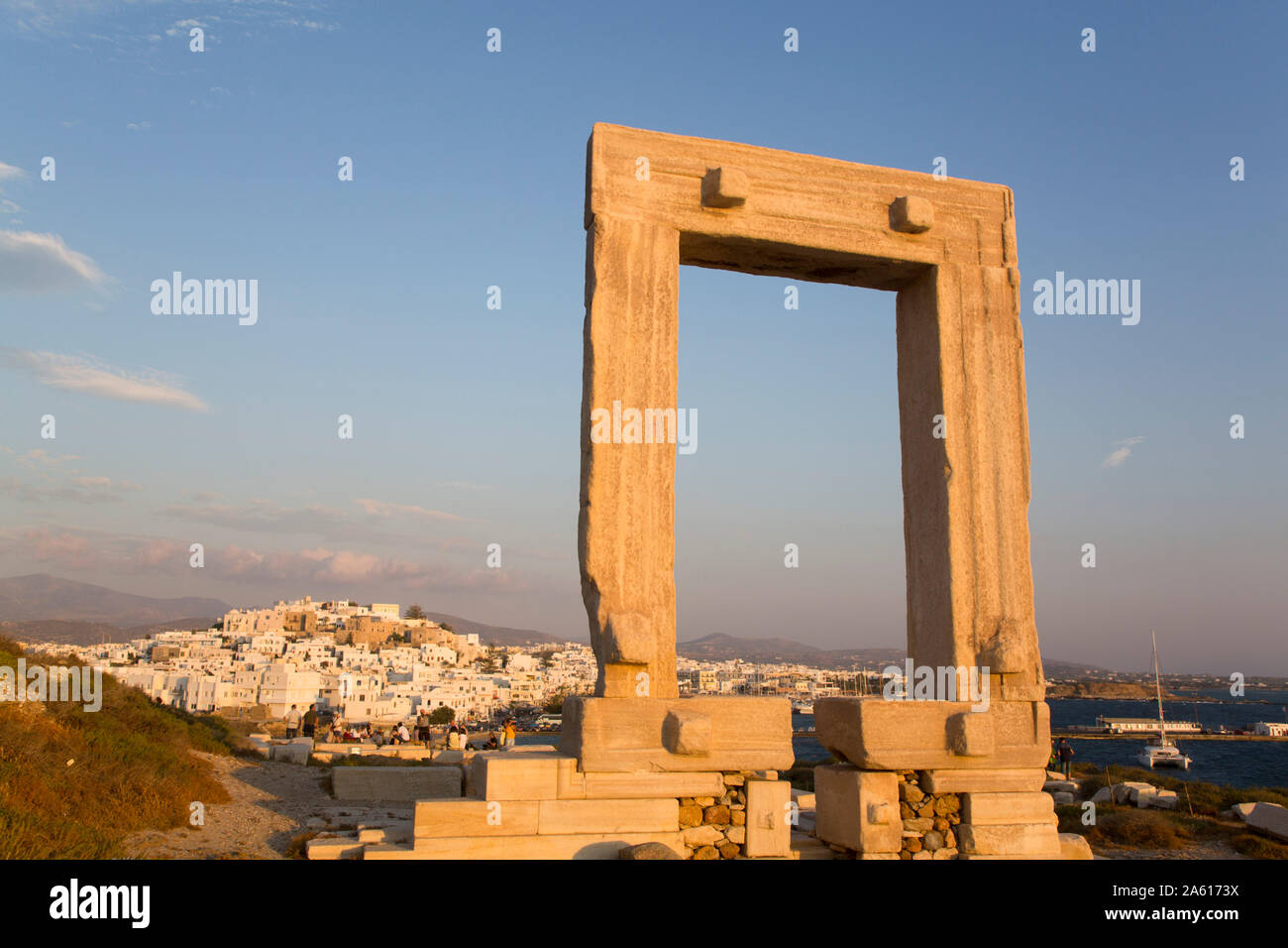 Temple d'Apollon (Portara), Hora (Chora), l'île de Naxos, Cyclades, îles grecques, Grèce, Europe Banque D'Images