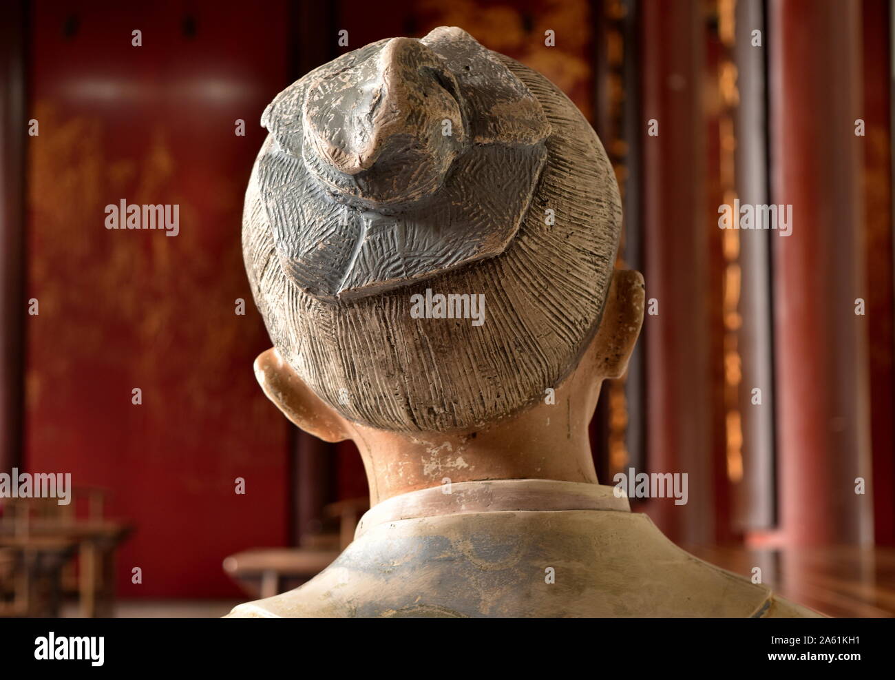 Élève de l'école confucéenne chinoise à l'arrière de la tête de statue temple de Confucius de Shanghai, la province du Fujian, Chine Banque D'Images